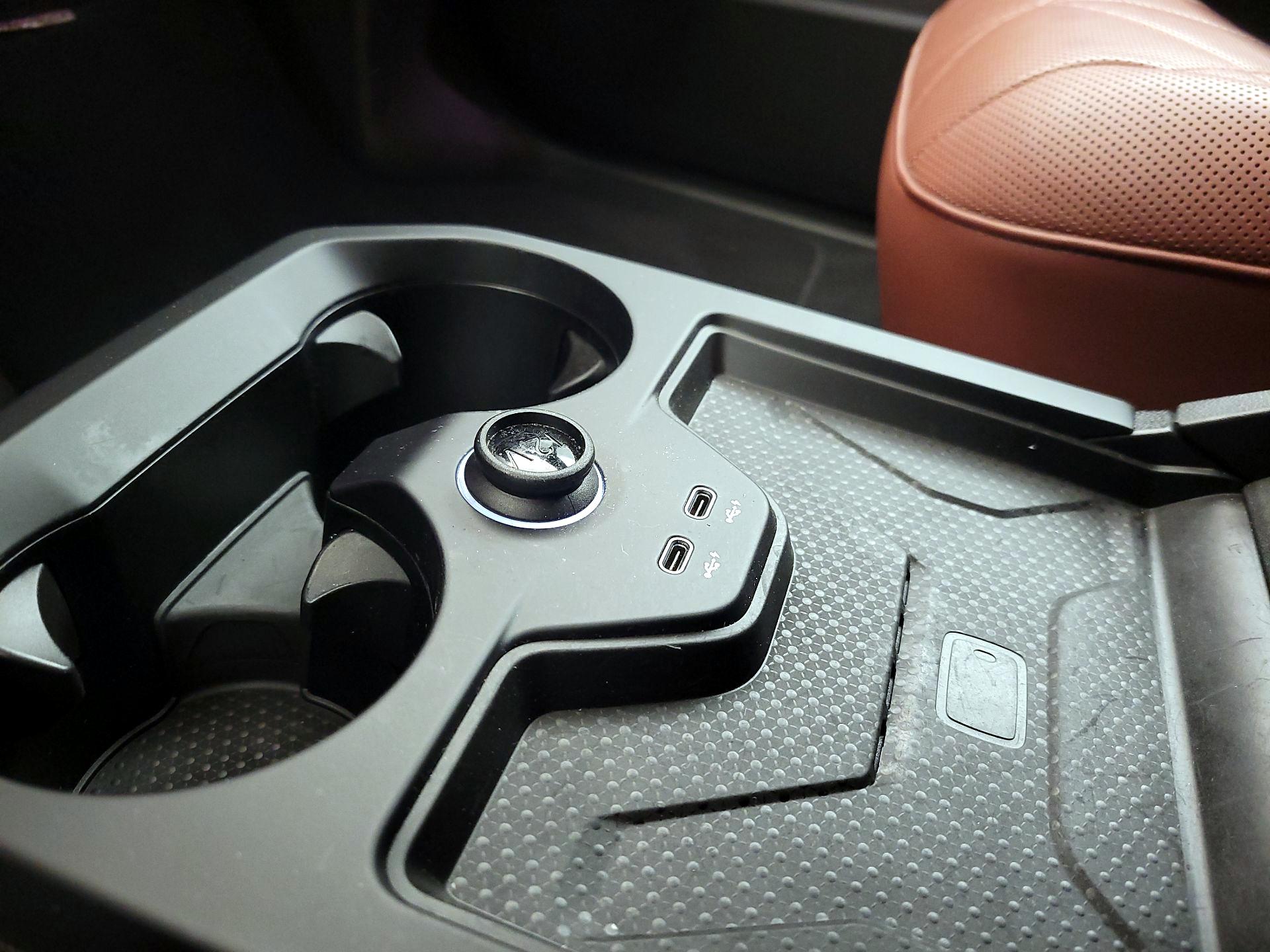 Thumbnail: 2023 BMW iX - 19