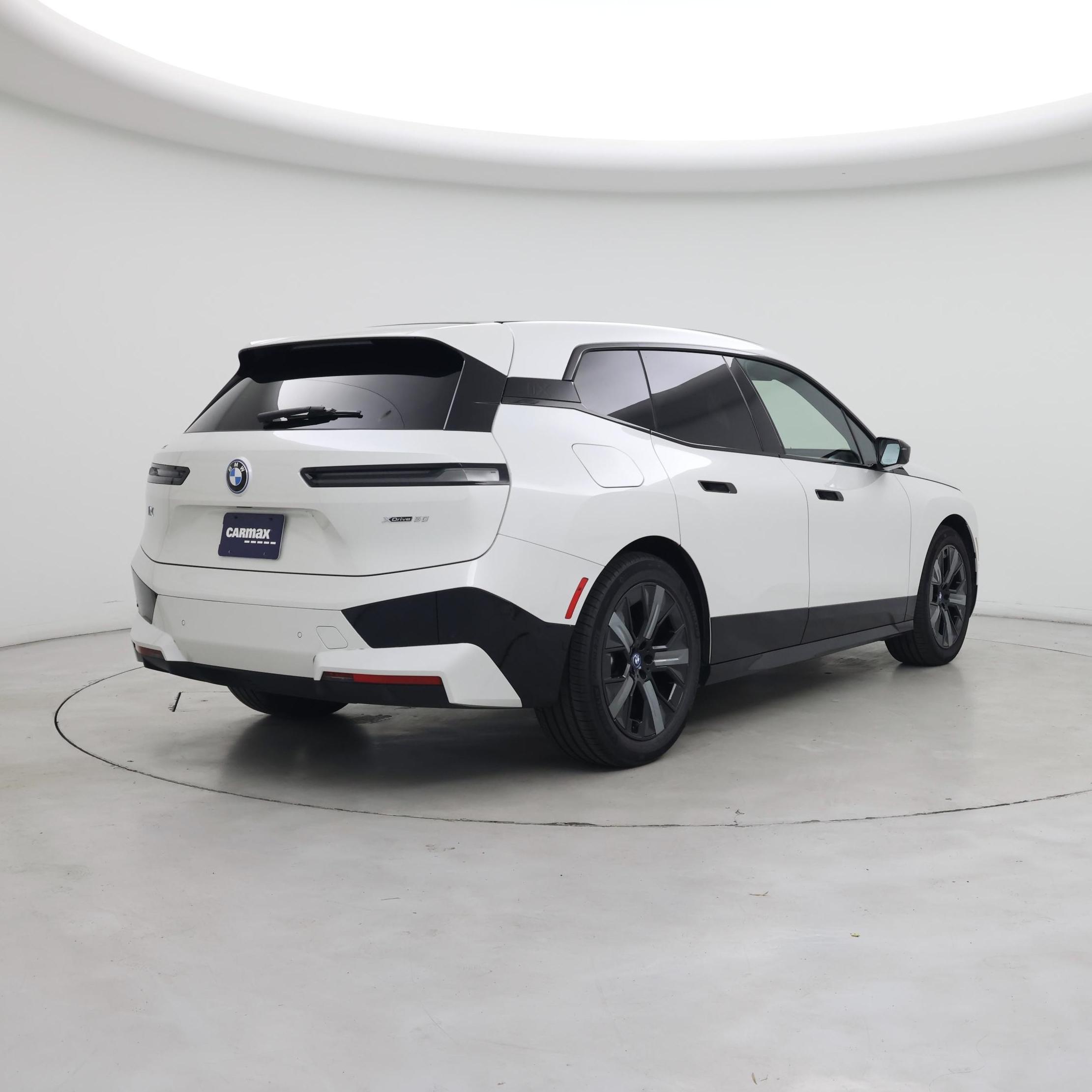 Thumbnail: 2023 BMW iX - 8