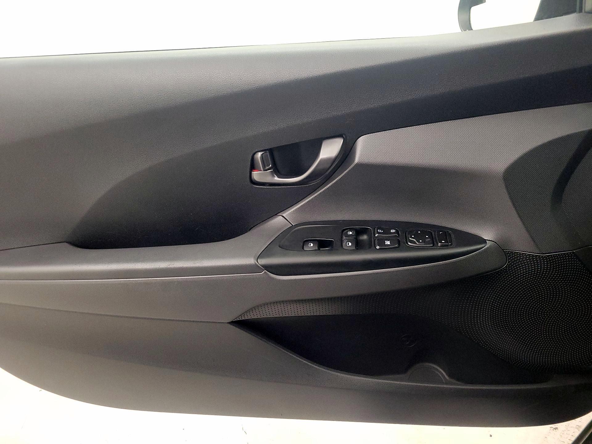 Thumbnail: 2020 Hyundai Veloster - 12