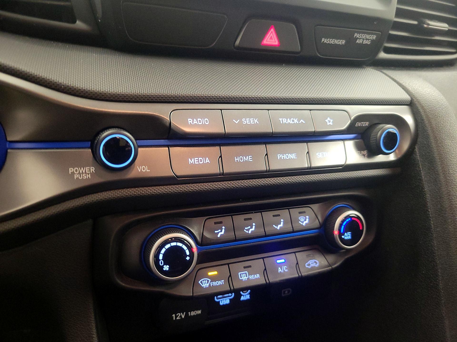 Thumbnail: 2020 Hyundai Veloster - 16