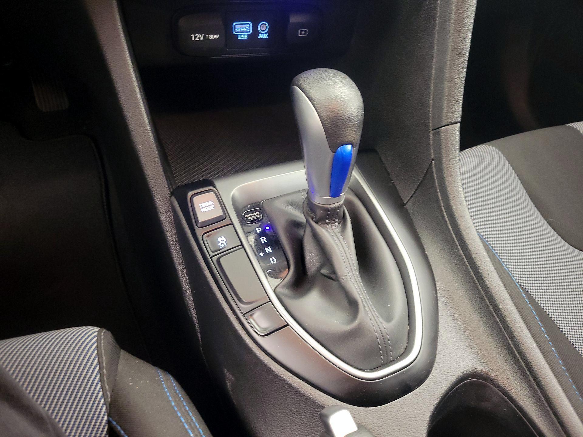 Thumbnail: 2020 Hyundai Veloster - 17