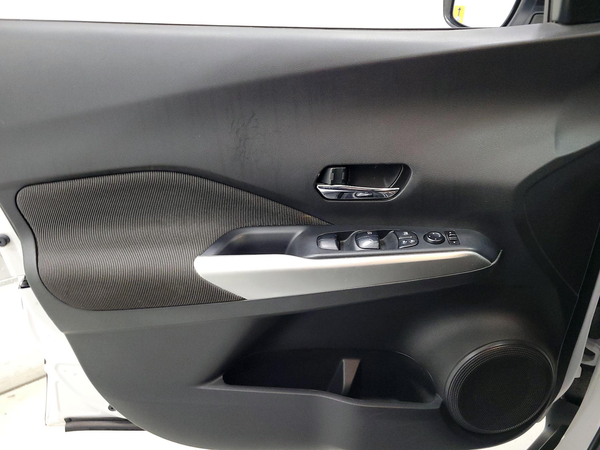 Thumbnail: 2019 Nissan Kicks - 12