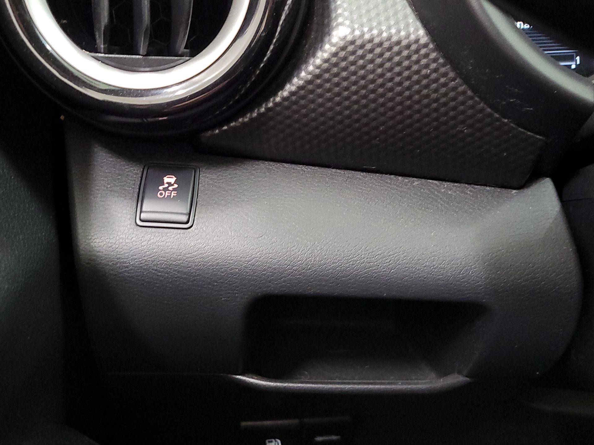 Thumbnail: 2019 Nissan Kicks - 13