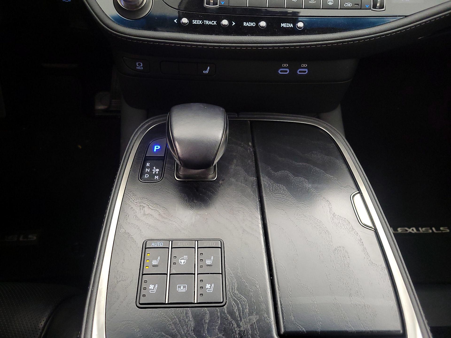 Thumbnail: 2023 Lexus LS - 18