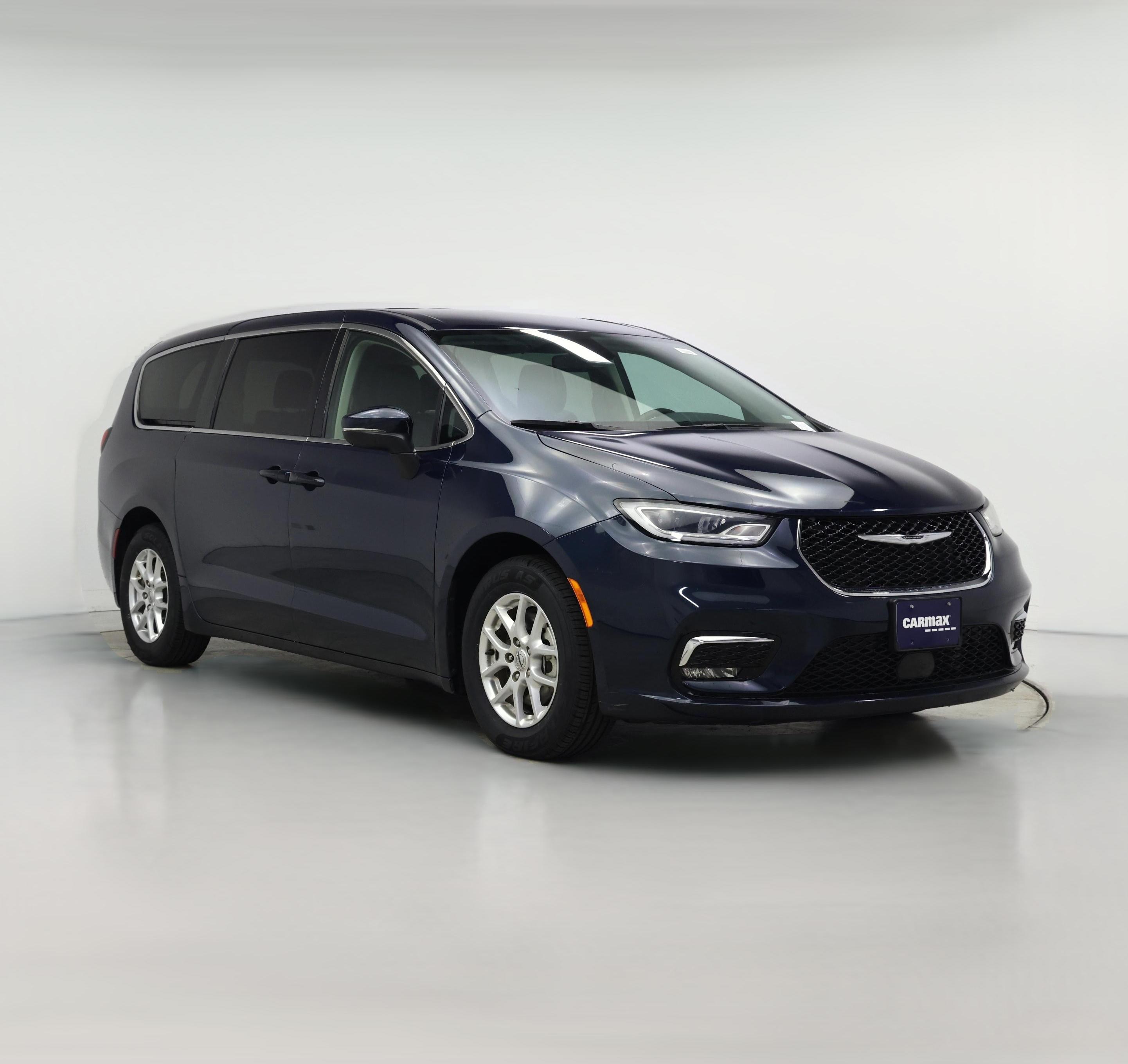 Thumbnail: 2023 Chrysler Pacifica - 1