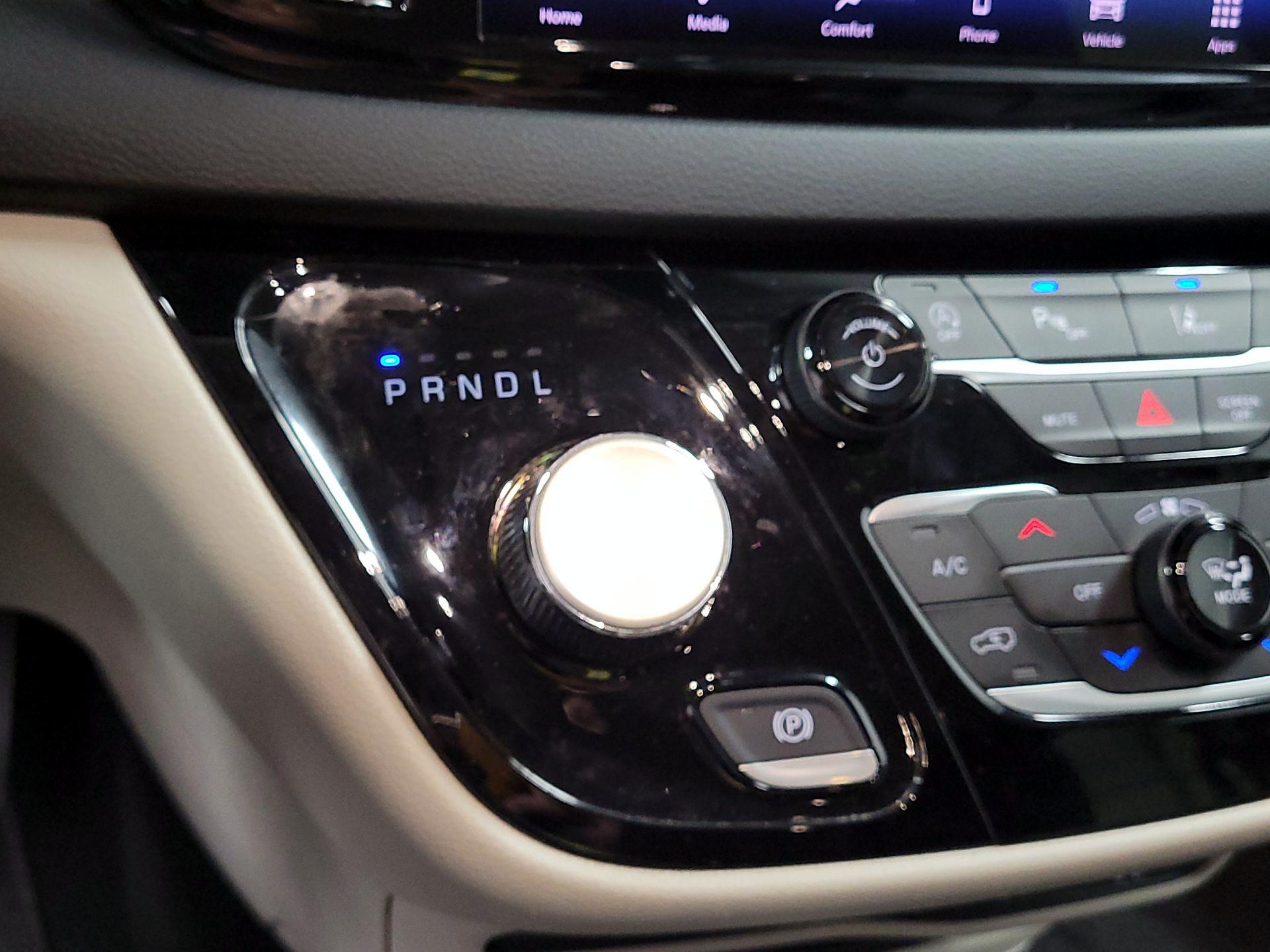 Thumbnail: 2023 Chrysler Pacifica - 17