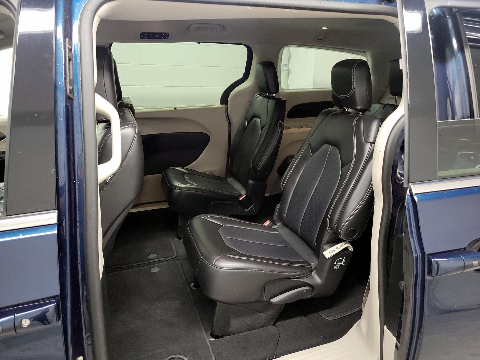 Thumbnail: 2023 Chrysler Pacifica - 19