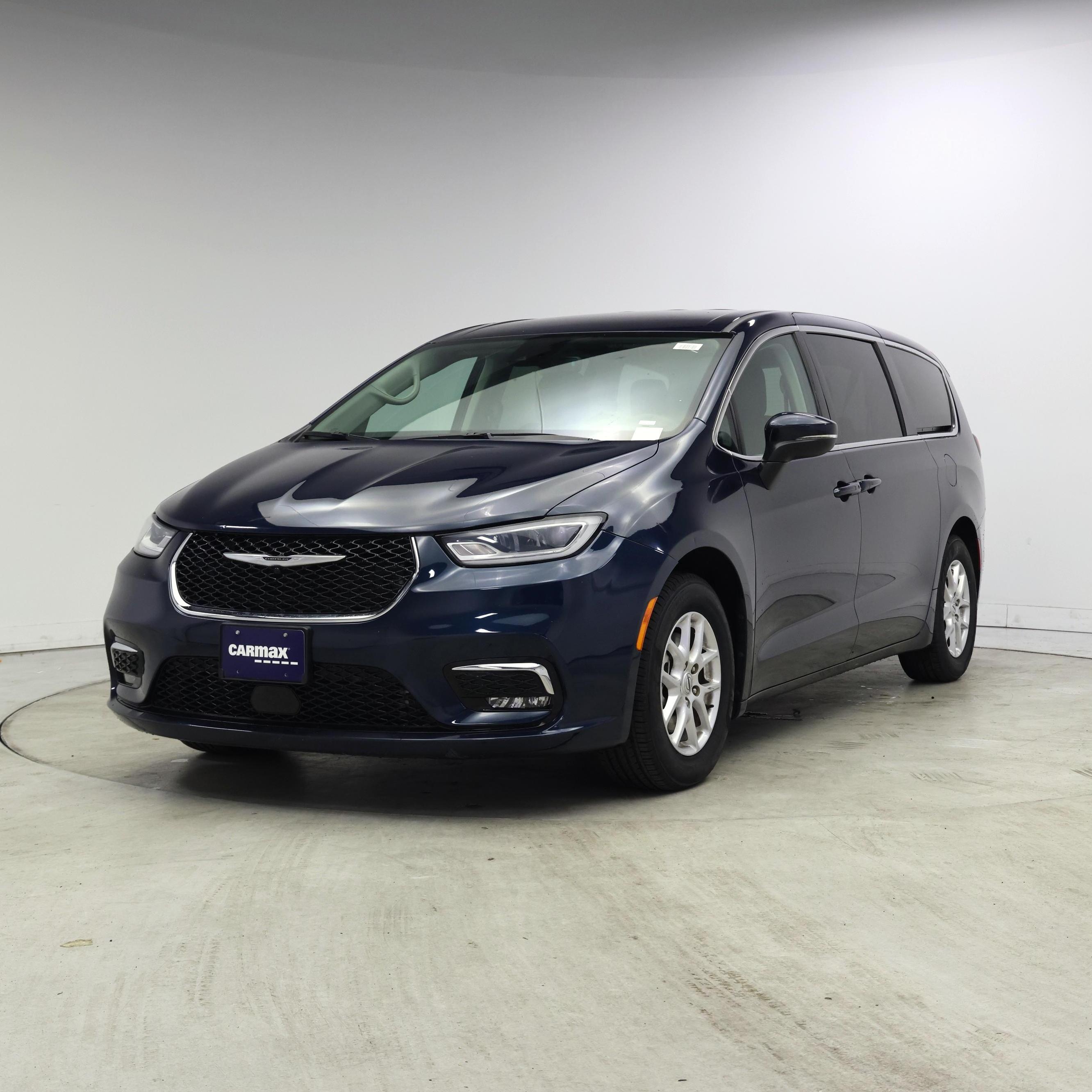 Thumbnail: 2023 Chrysler Pacifica - 4