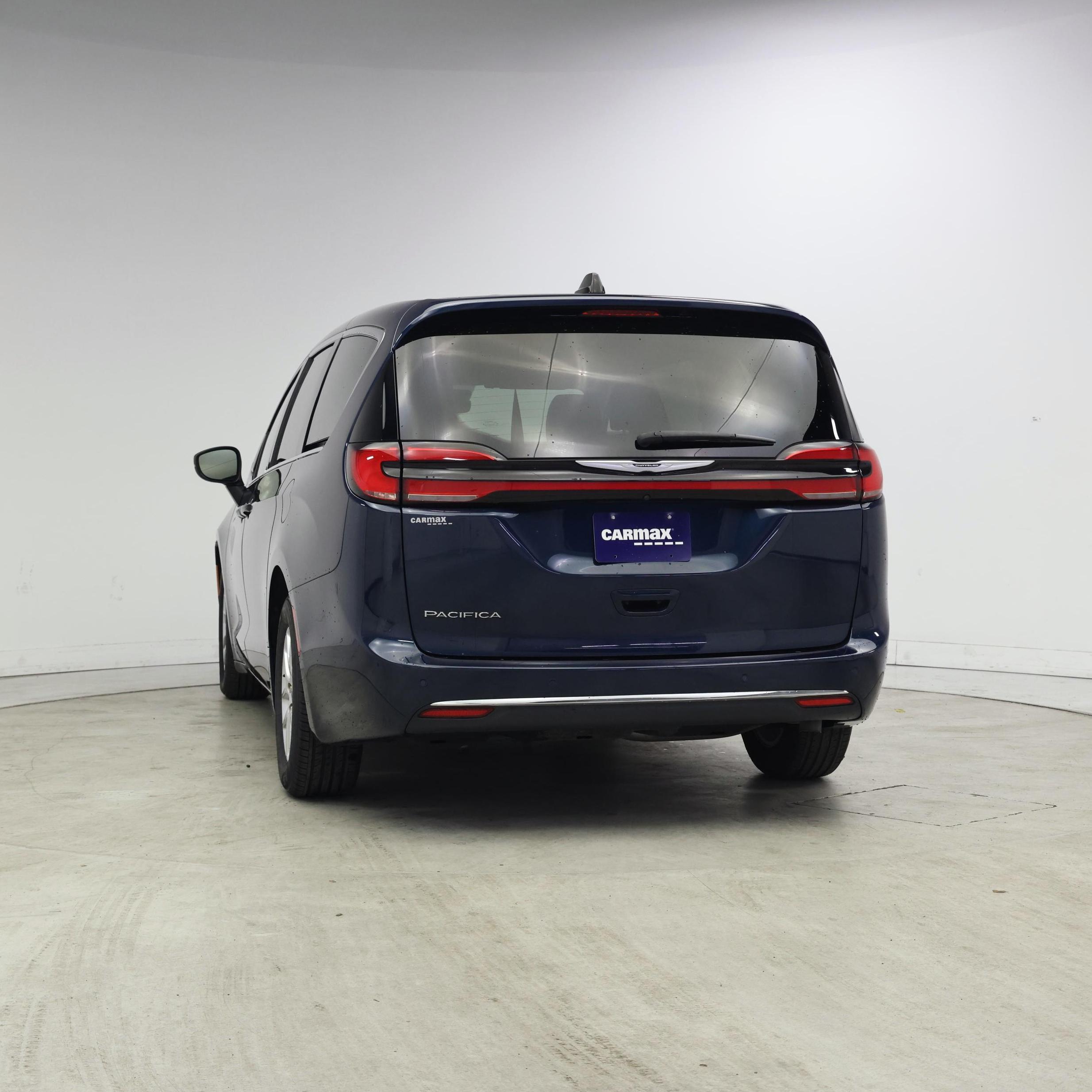 Thumbnail: 2023 Chrysler Pacifica - 8