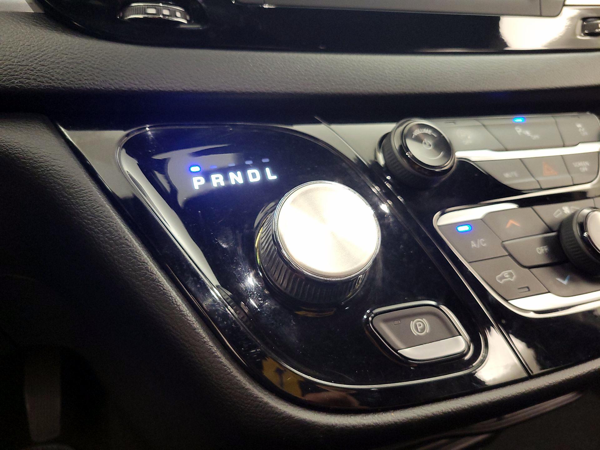 Thumbnail: 2020 Chrysler Pacifica - 17