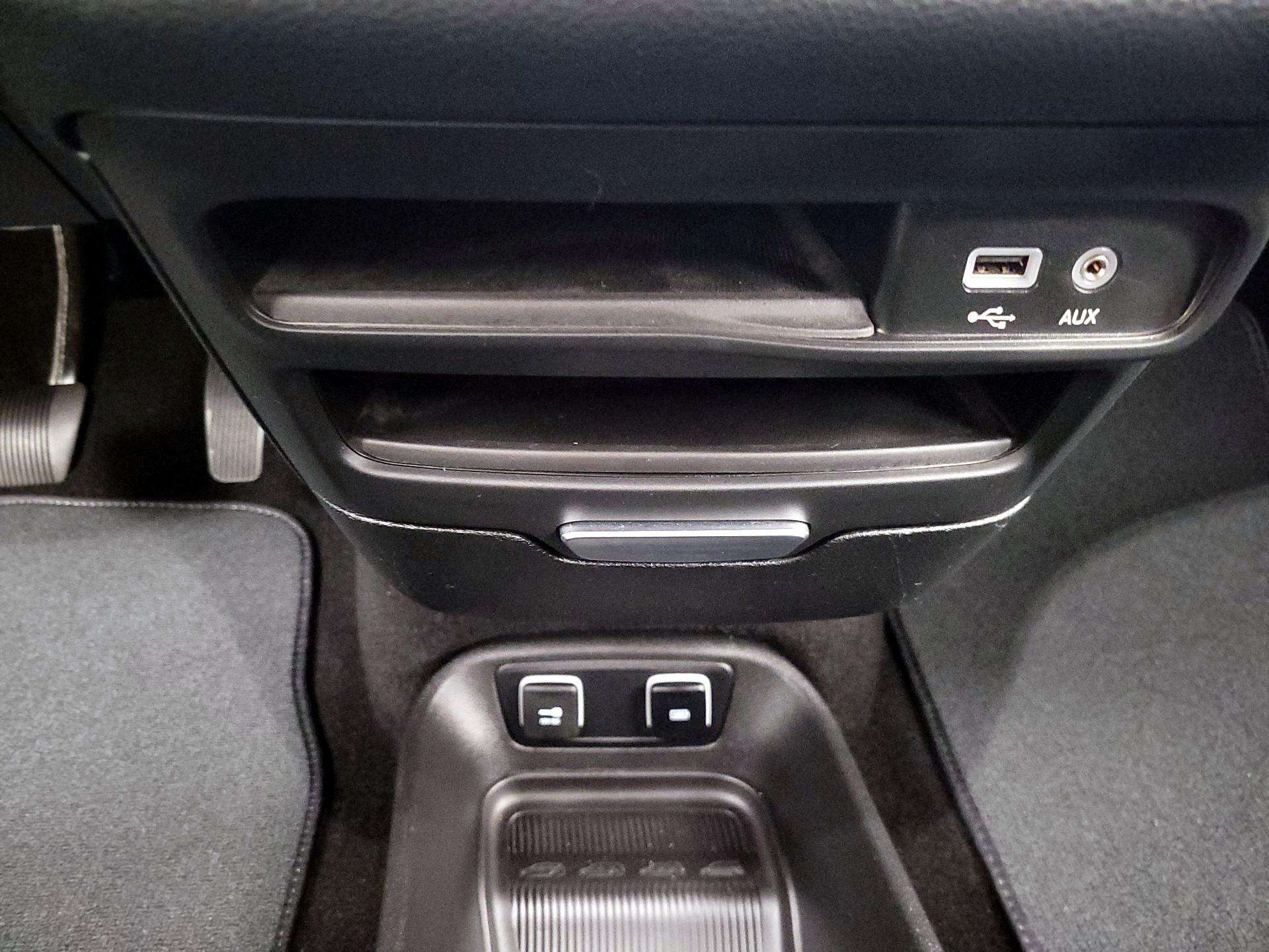 Thumbnail: 2020 Chrysler Pacifica - 18