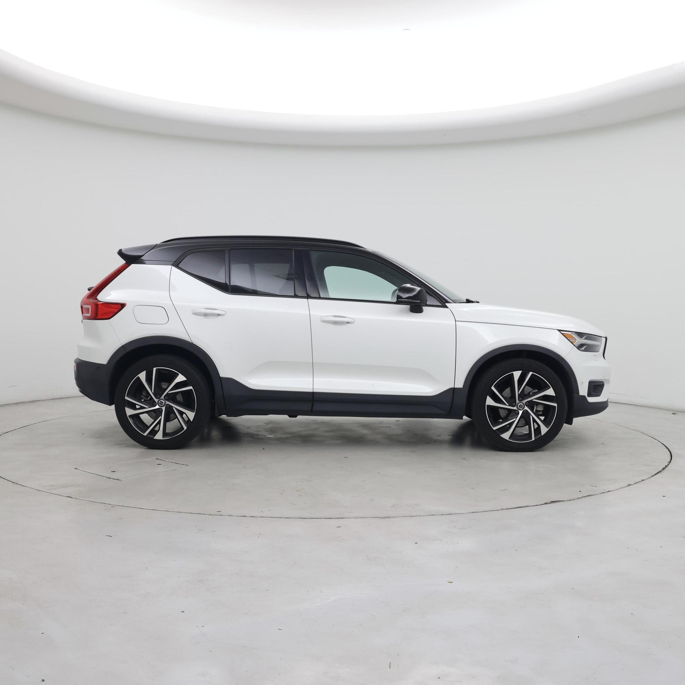Thumbnail: 2021 Volvo XC40 - 7