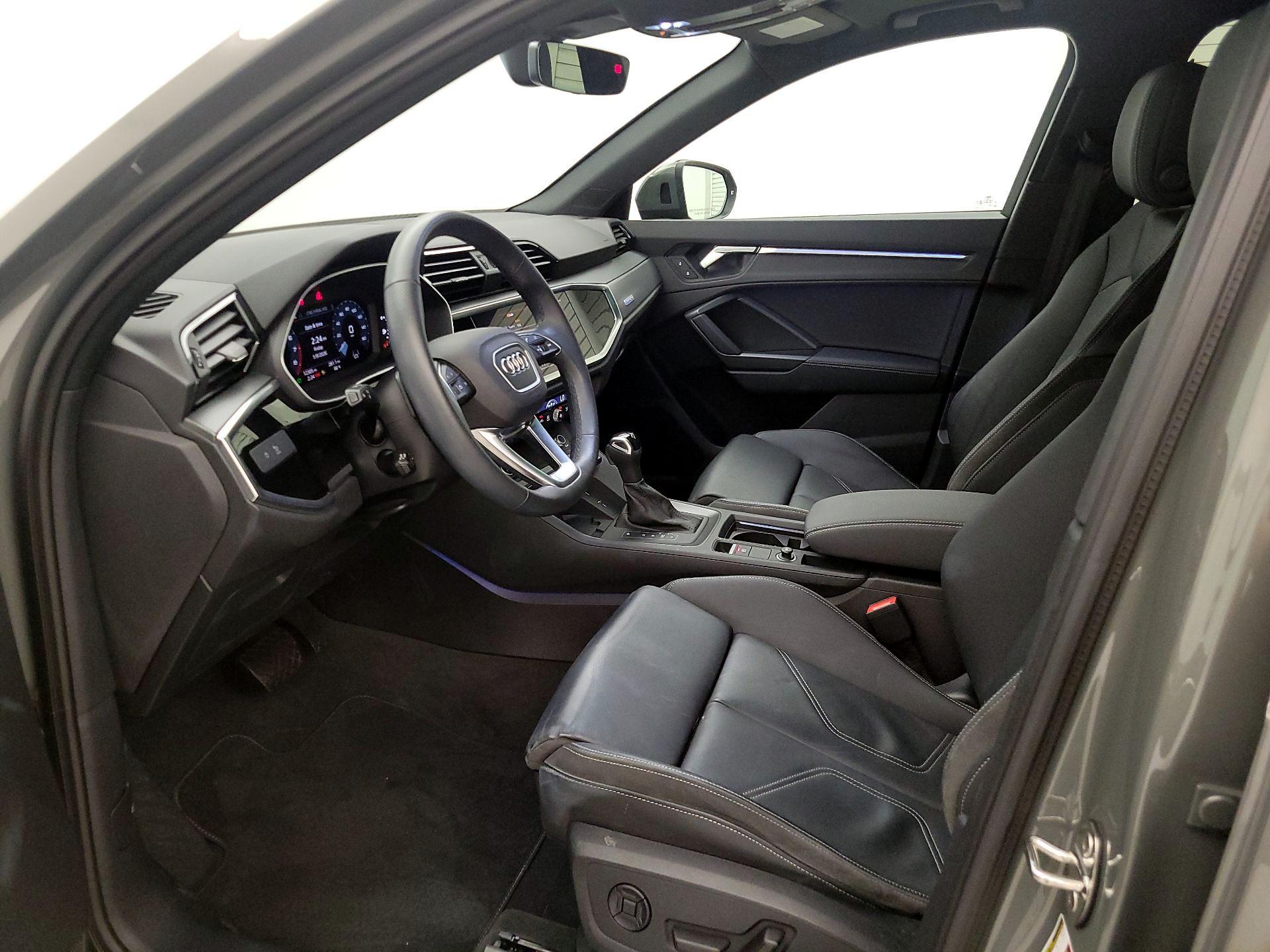 Thumbnail: 2023 Audi Q3 - 11