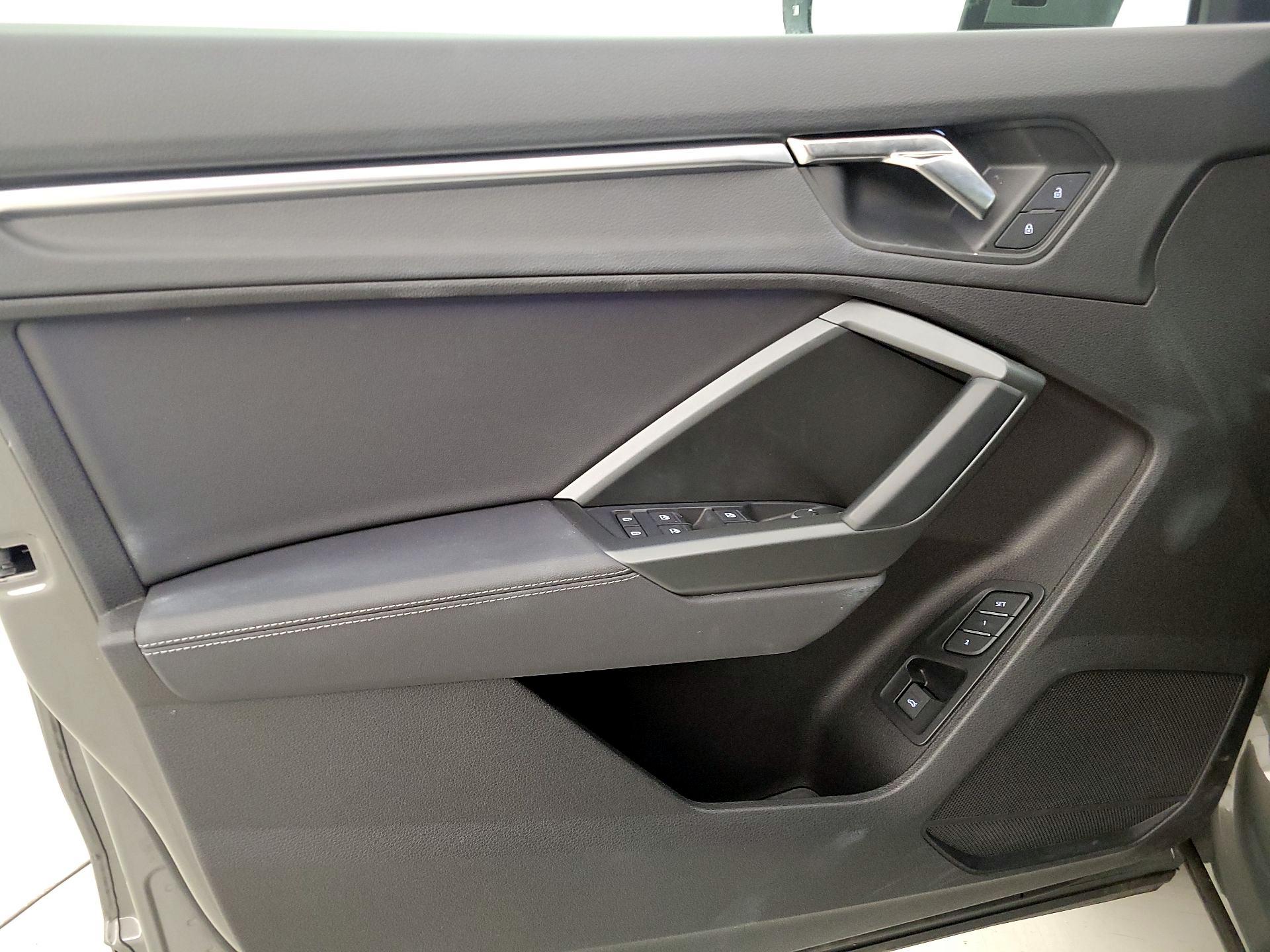 Thumbnail: 2023 Audi Q3 - 12