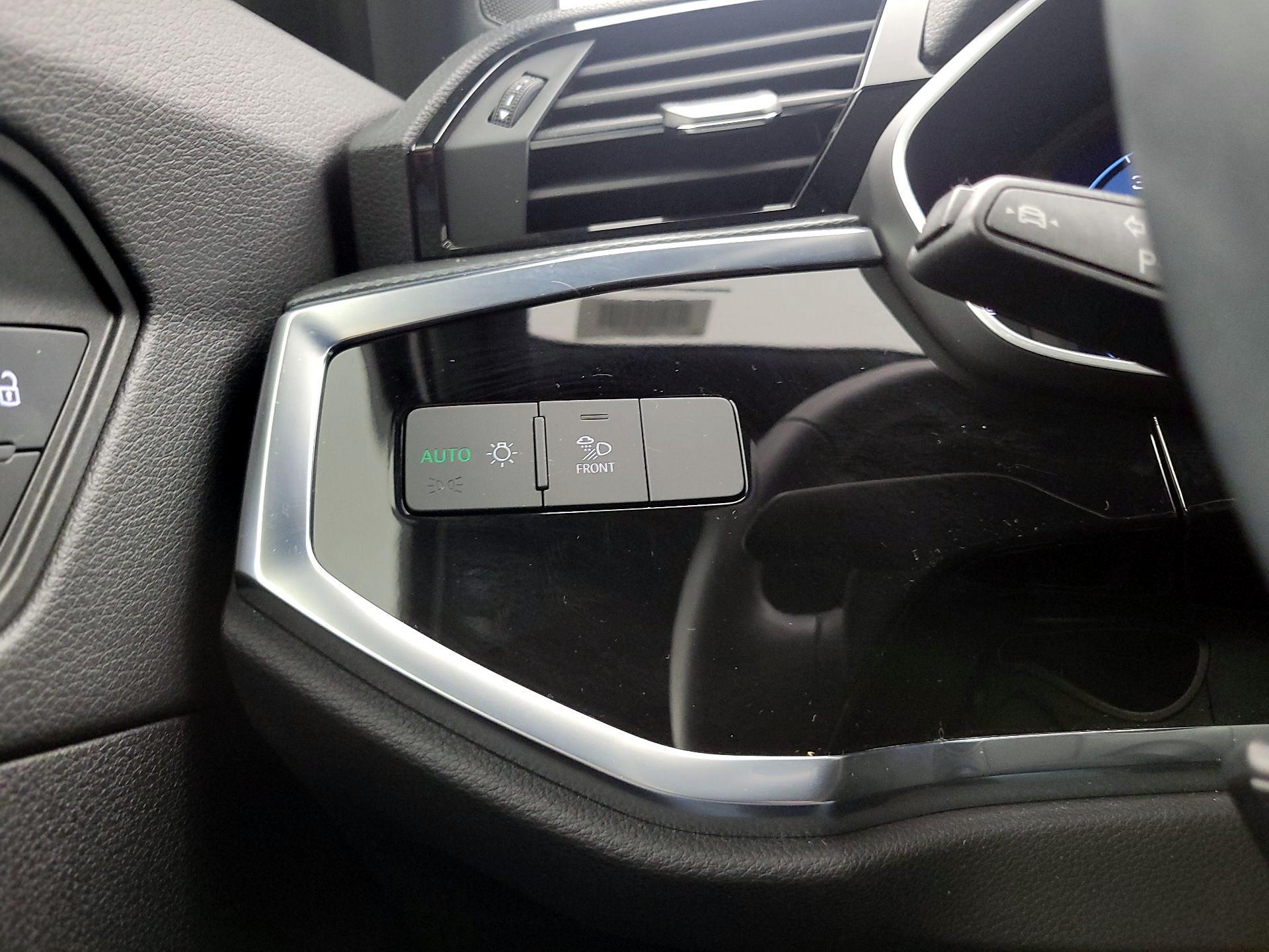 Thumbnail: 2023 Audi Q3 - 13