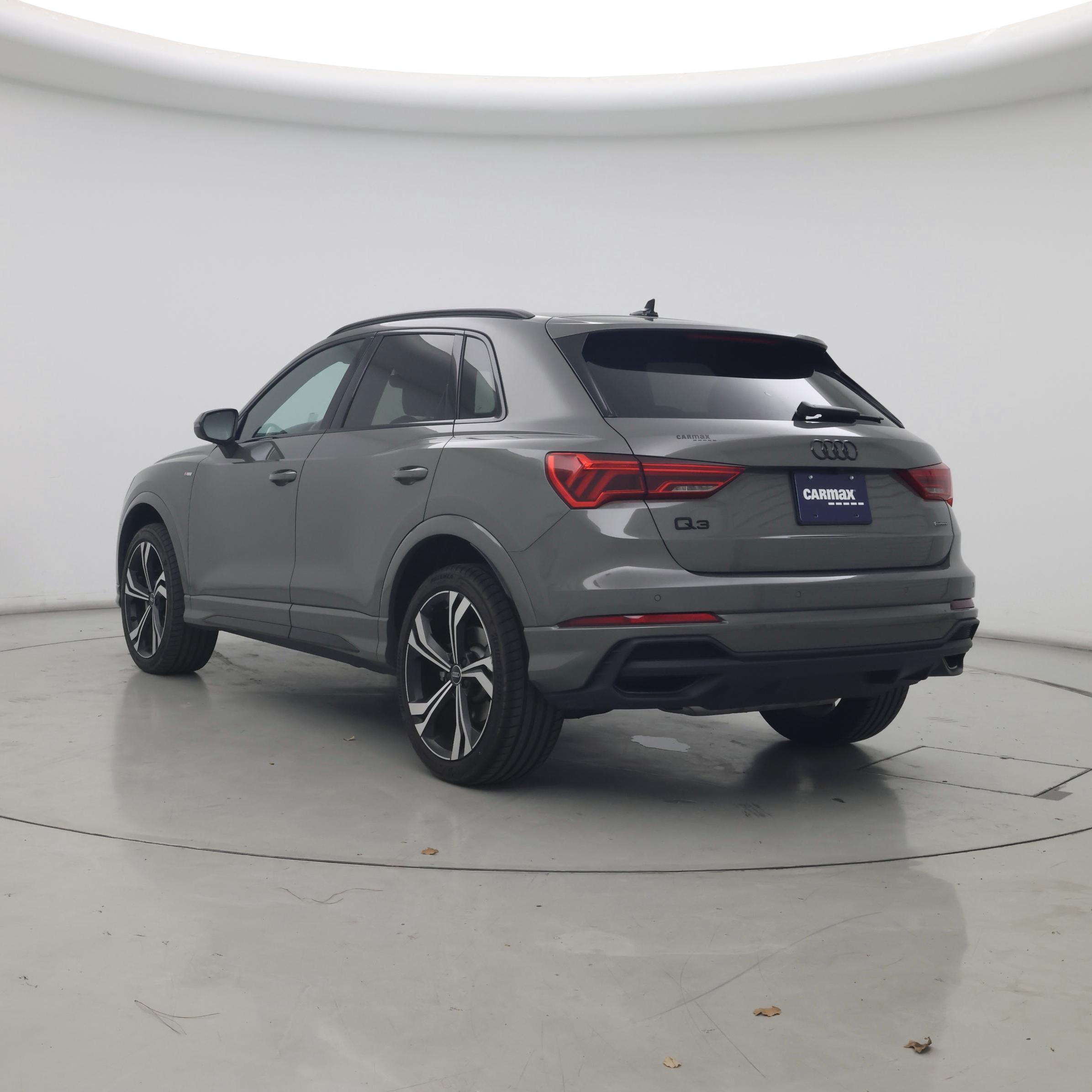 Thumbnail: 2023 Audi Q3 - 2