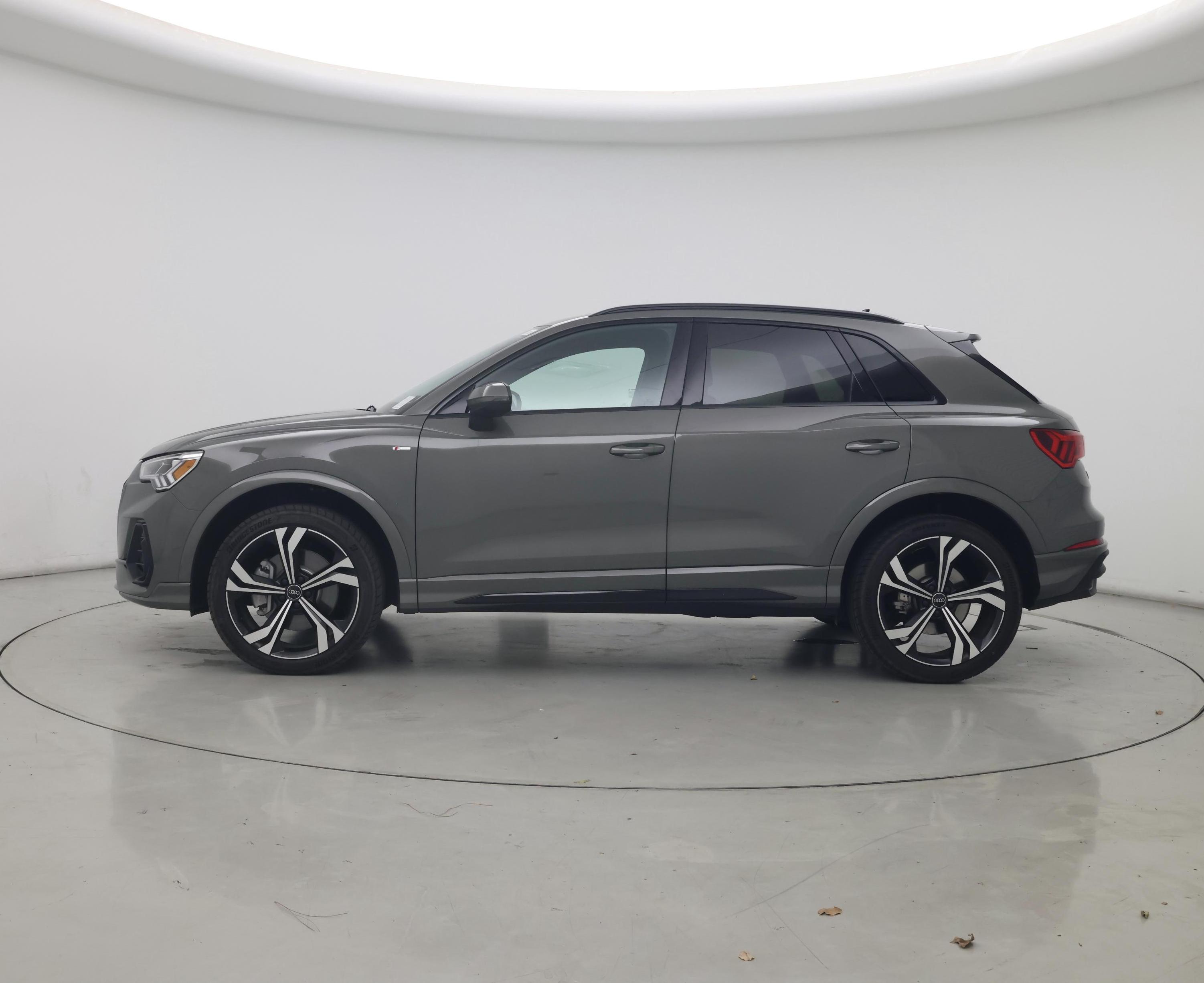 Thumbnail: 2023 Audi Q3 - 3