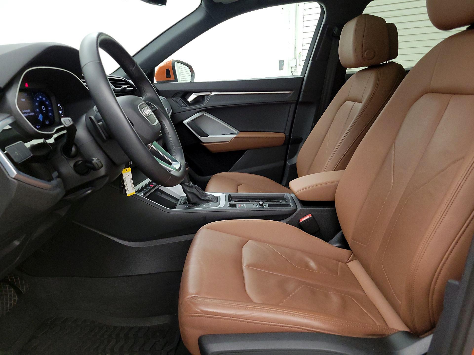 Thumbnail: 2022 Audi Q3 - 11