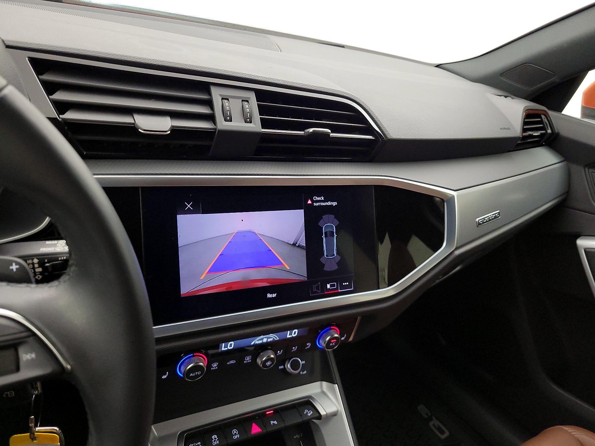 Thumbnail: 2022 Audi Q3 - 14