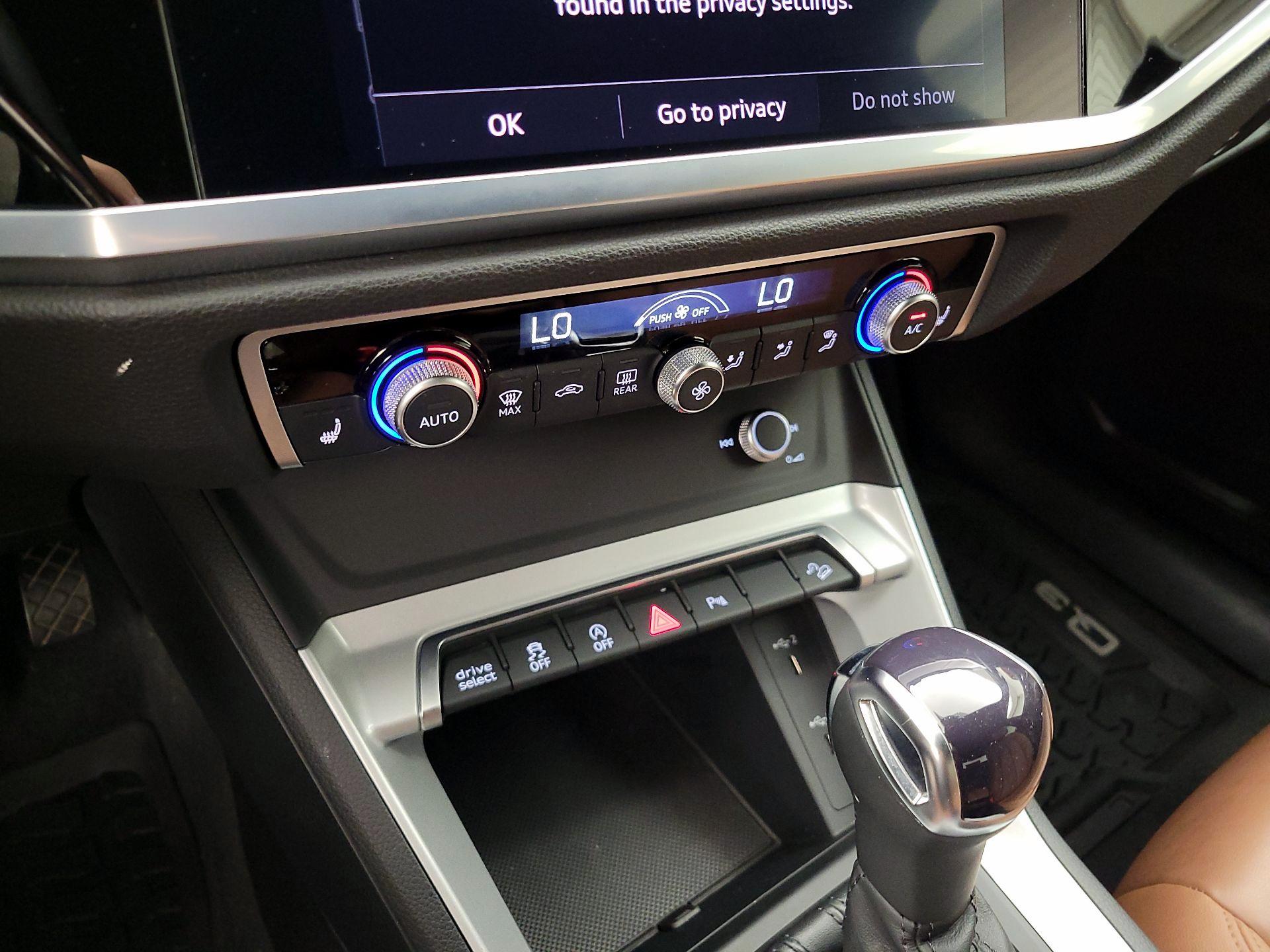 Thumbnail: 2022 Audi Q3 - 16