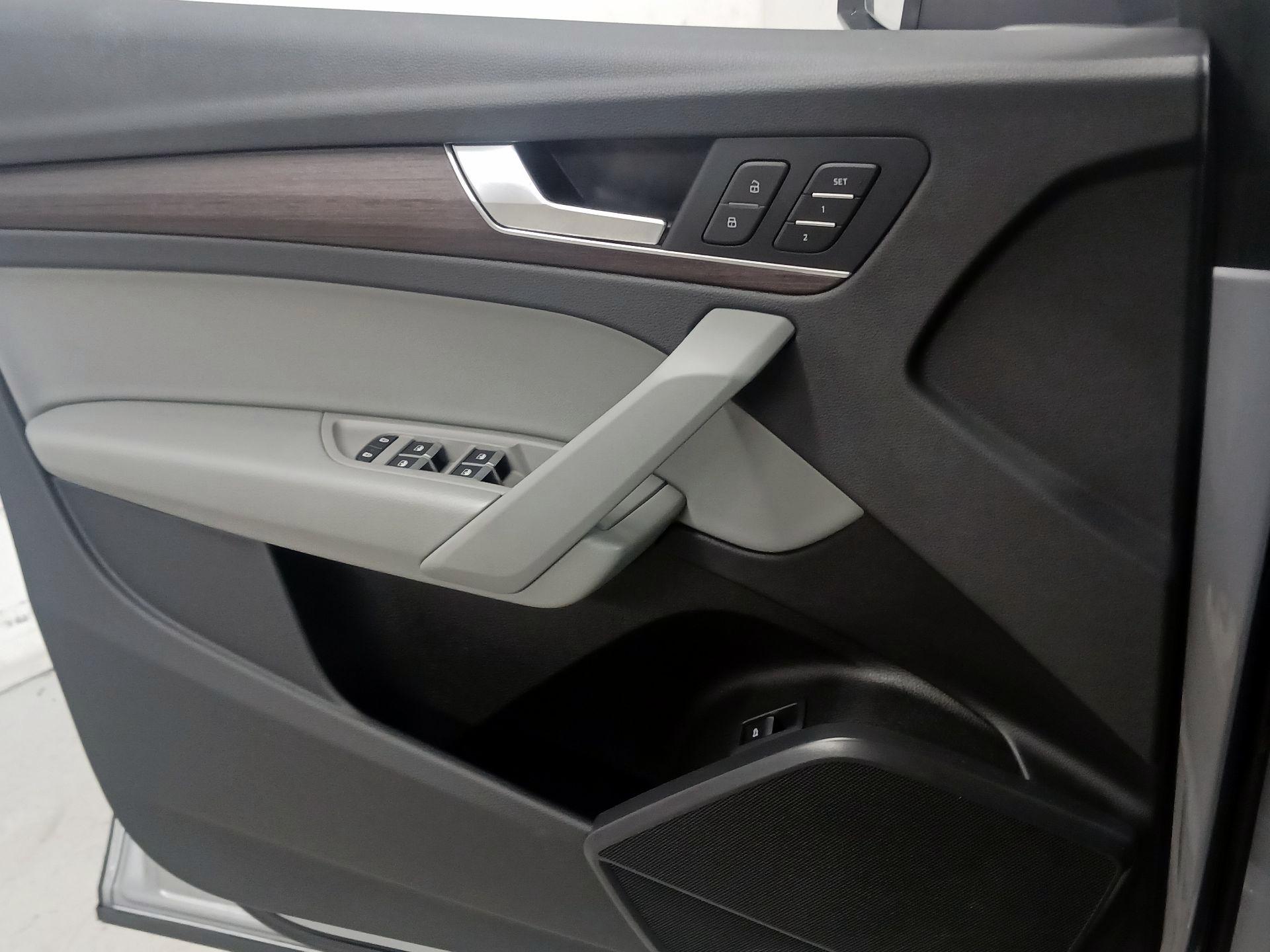 Thumbnail: 2022 Audi Q5 - 10