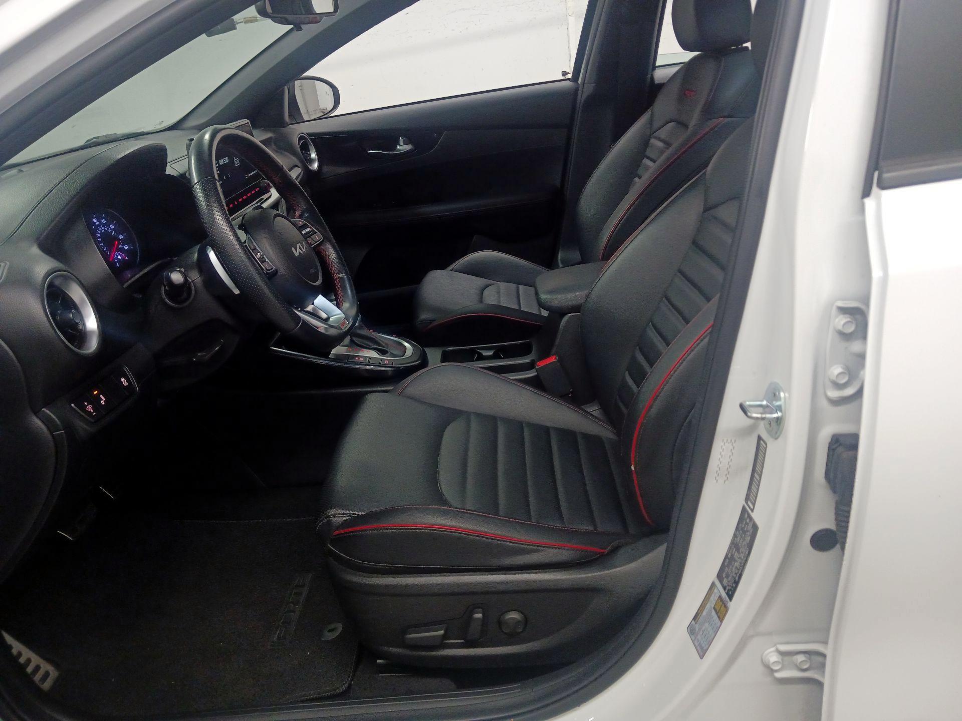 Thumbnail: 2023 Kia Forte - 9