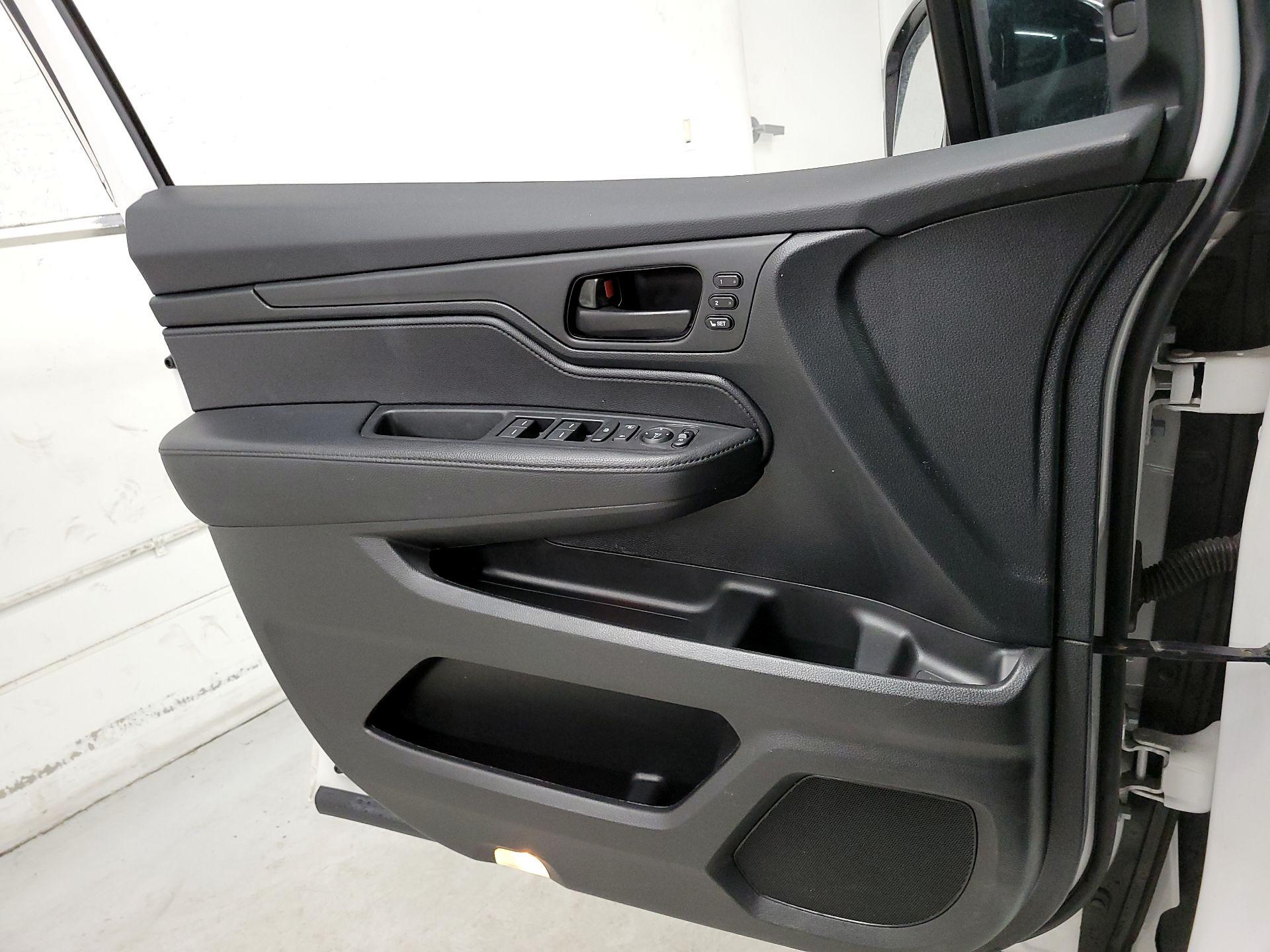 Thumbnail: 2023 Honda Odyssey - 12