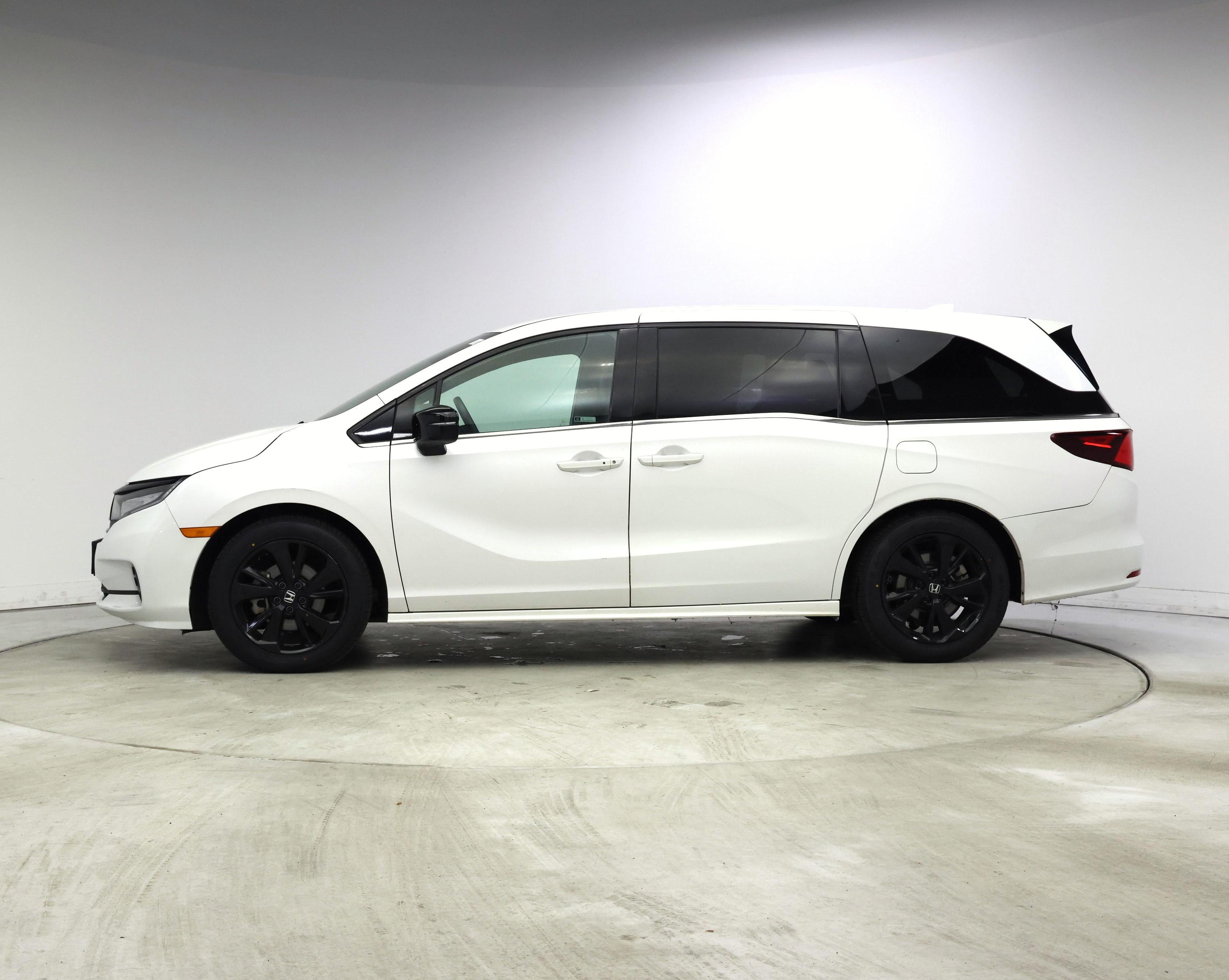 Thumbnail: 2023 Honda Odyssey - 3