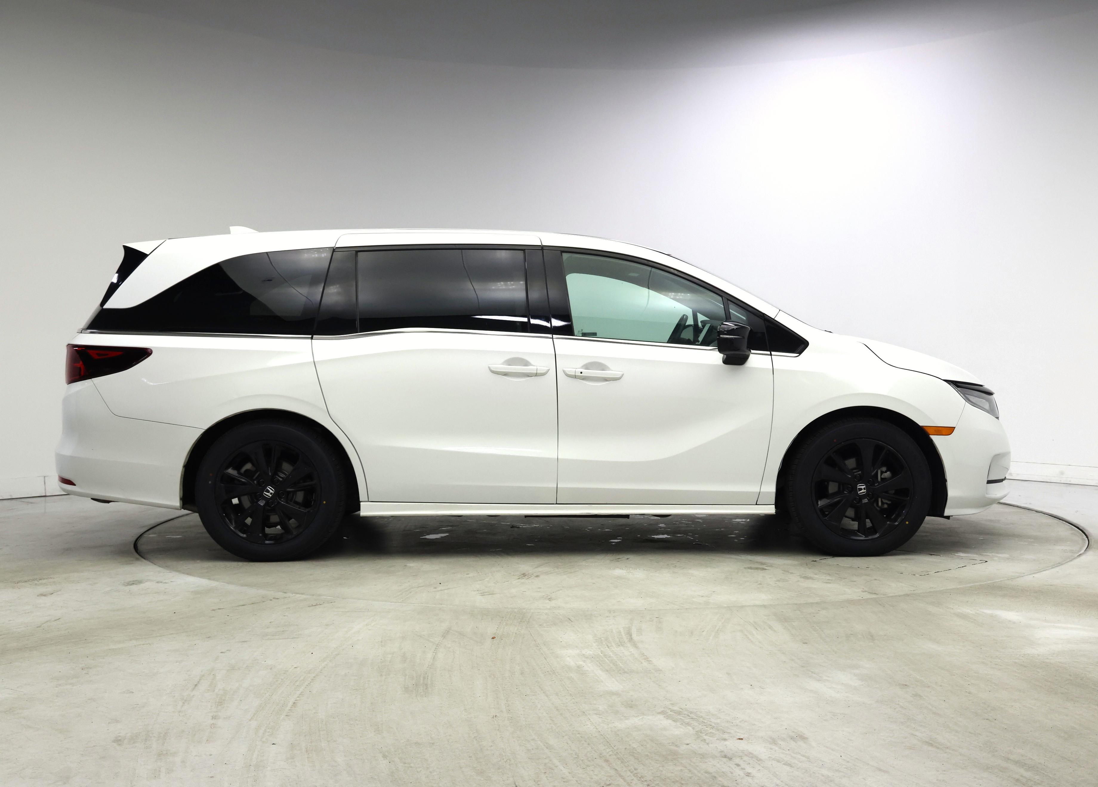 Thumbnail: 2023 Honda Odyssey - 7