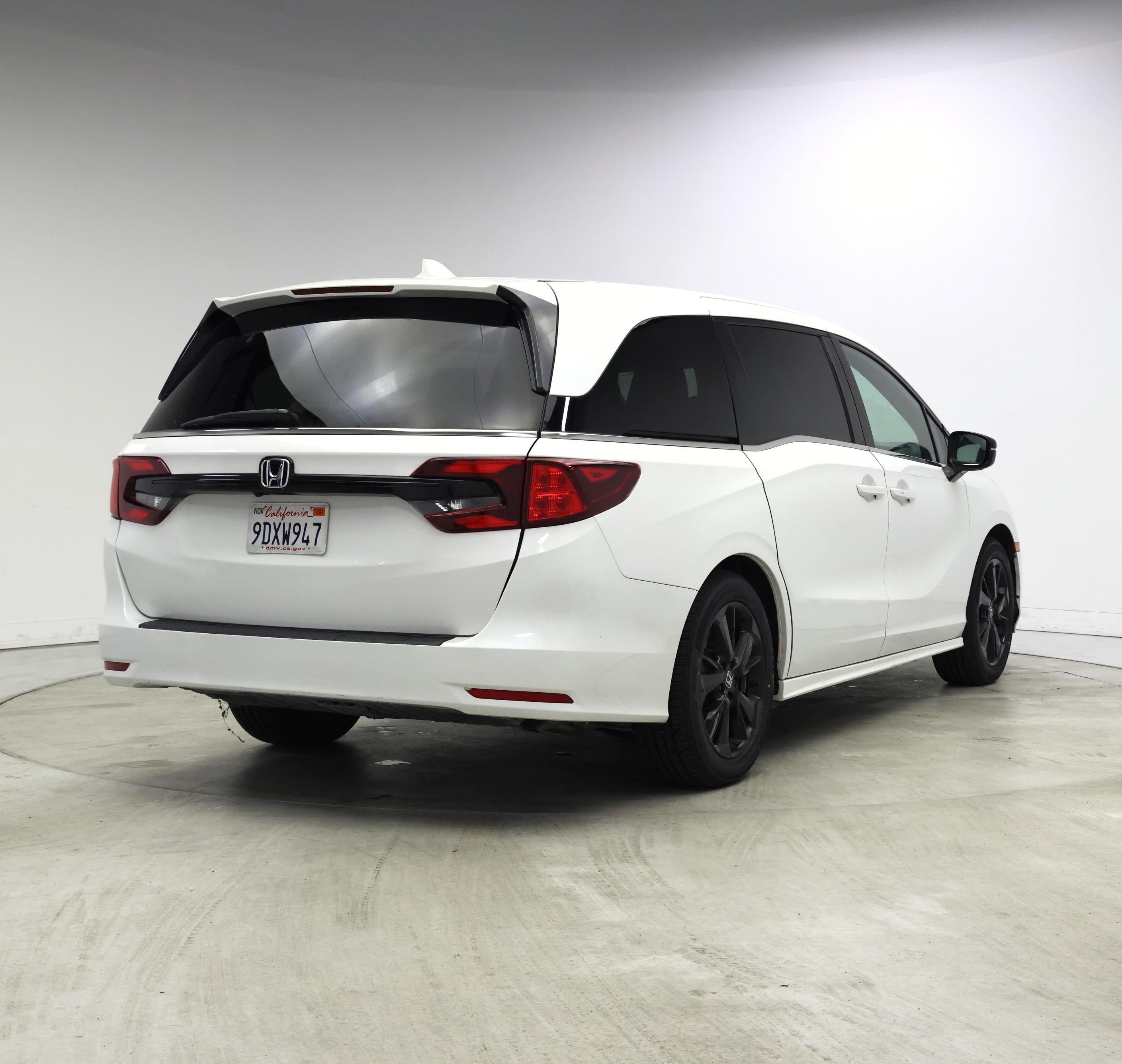 Thumbnail: 2023 Honda Odyssey - 8