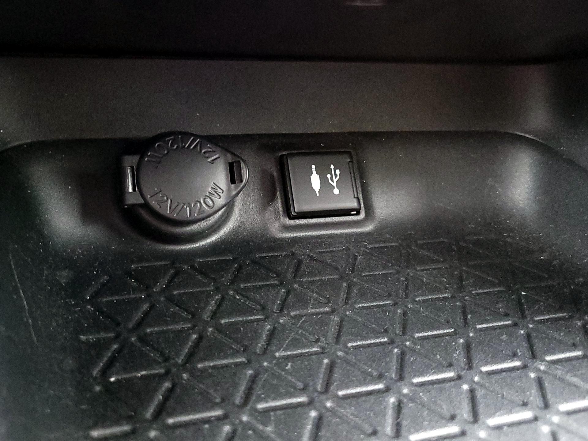 Thumbnail: 2019 Toyota RAV4 - 19