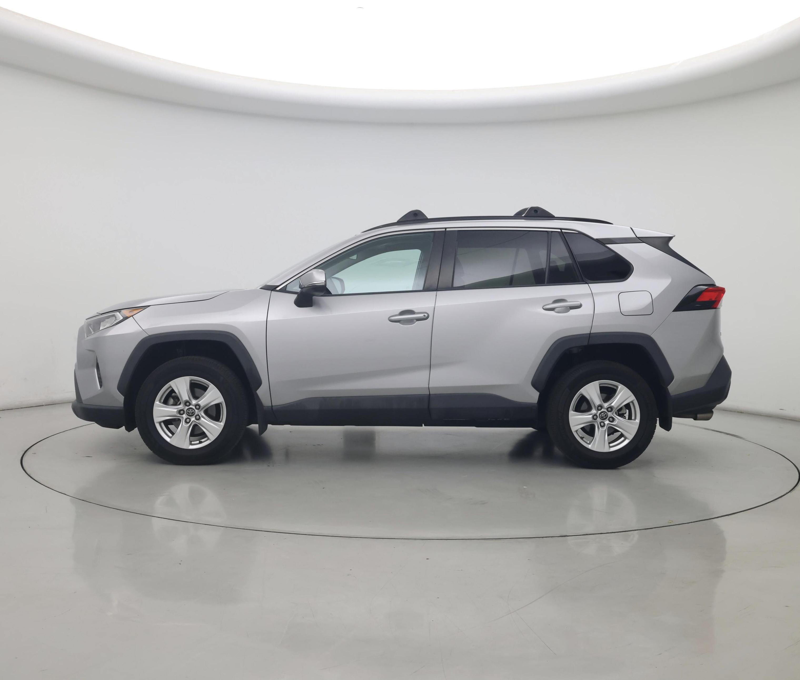 Thumbnail: 2019 Toyota RAV4 - 3
