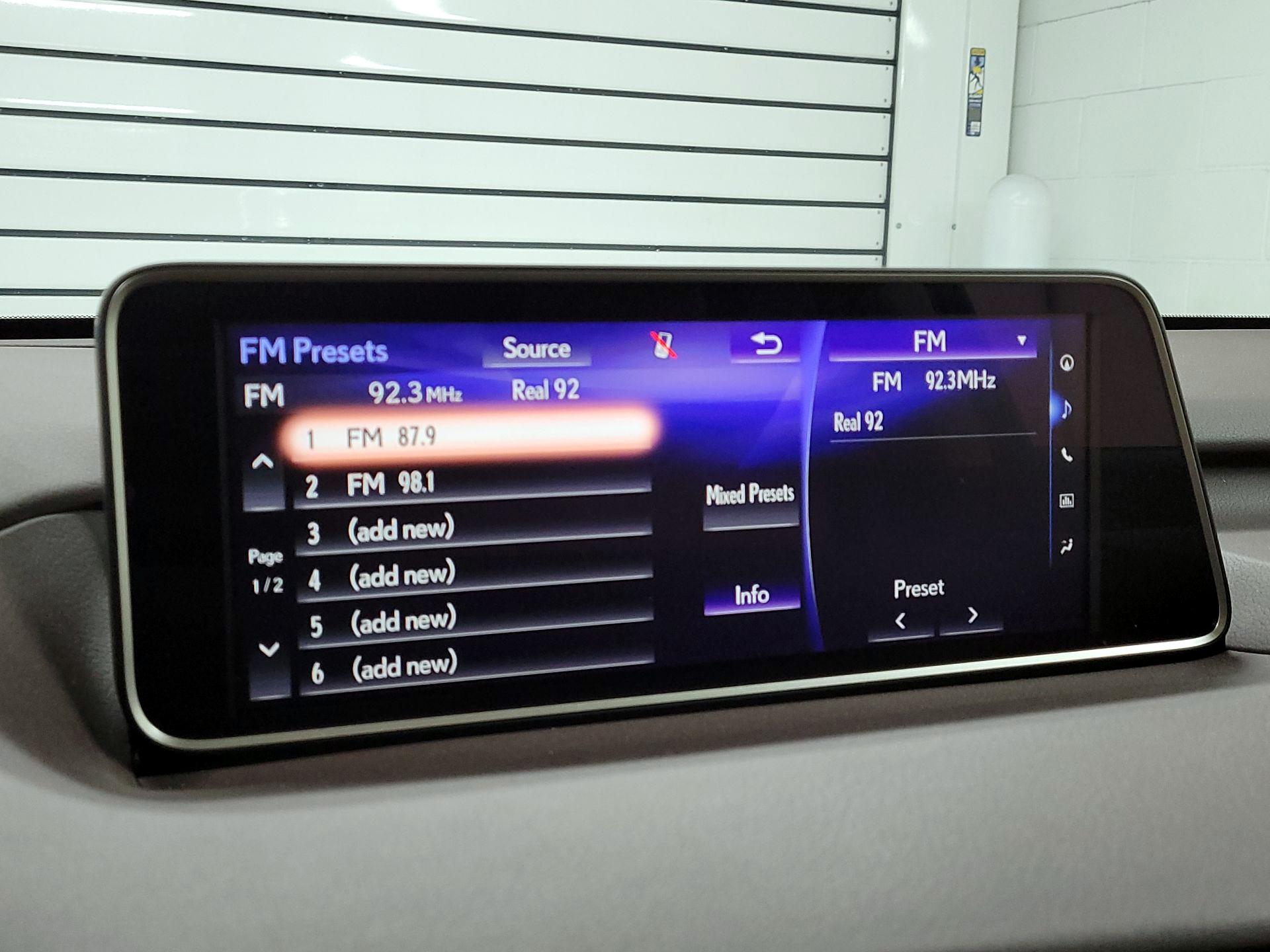 Thumbnail: 2017 Lexus RX - 14