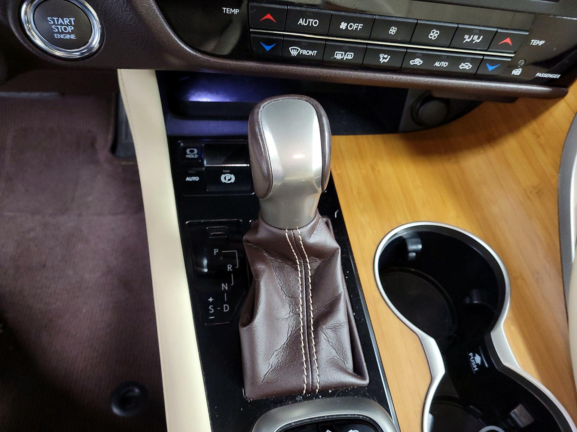 Thumbnail: 2017 Lexus RX - 16