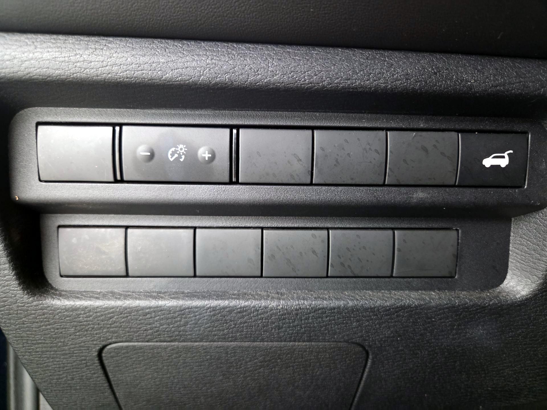 Thumbnail: 2024 Mitsubishi Outlander - 13