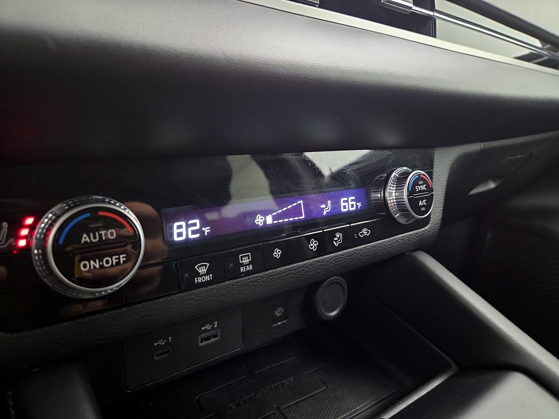 Thumbnail: 2024 Mitsubishi Outlander - 17