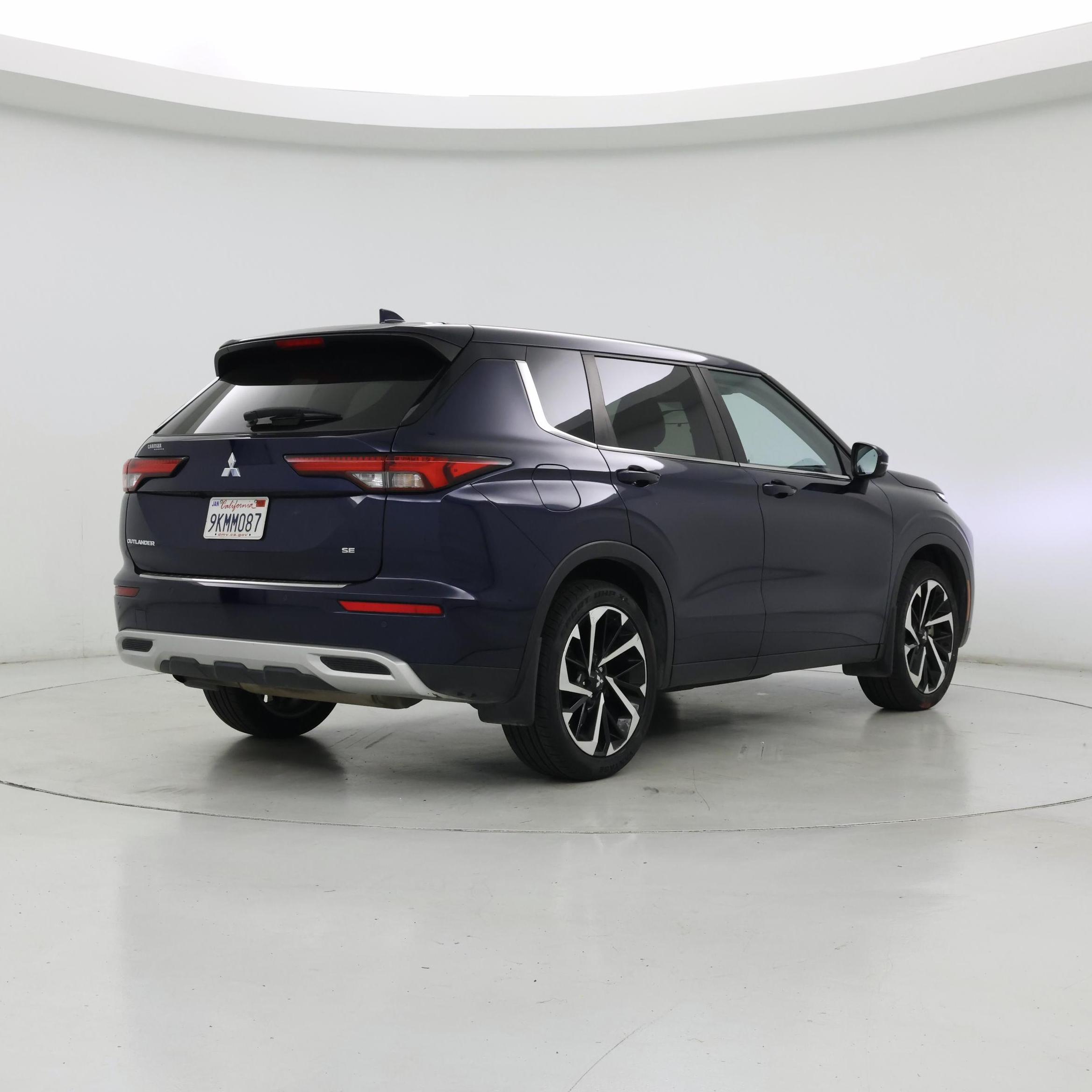 Thumbnail: 2024 Mitsubishi Outlander - 8