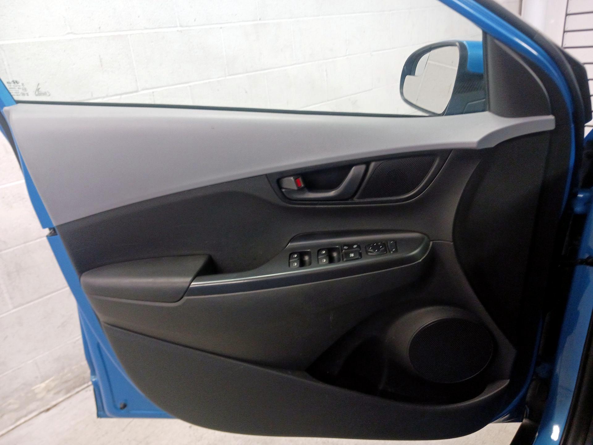 Thumbnail: 2021 Hyundai Kona - 10