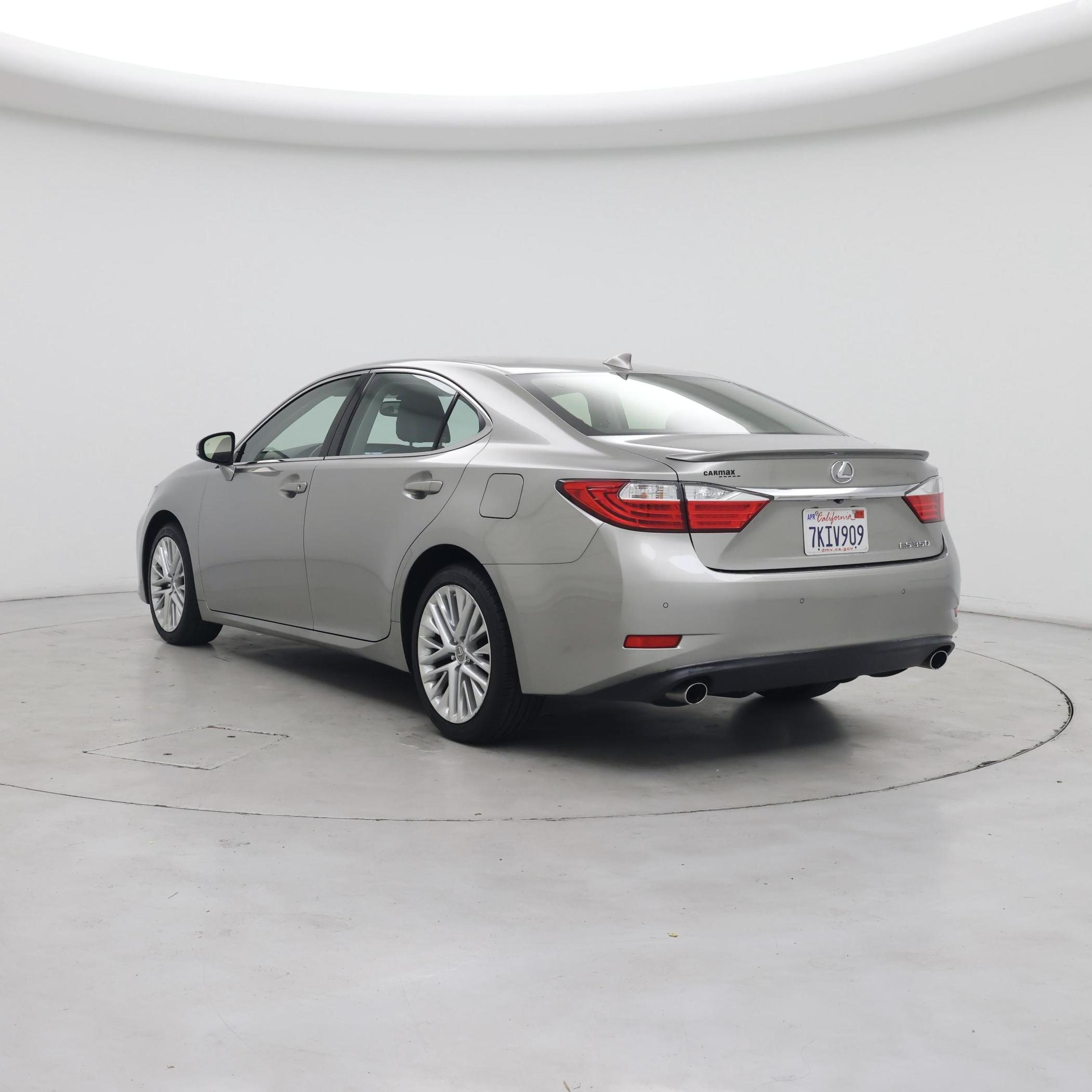 Thumbnail: 2015 Lexus ES - 2