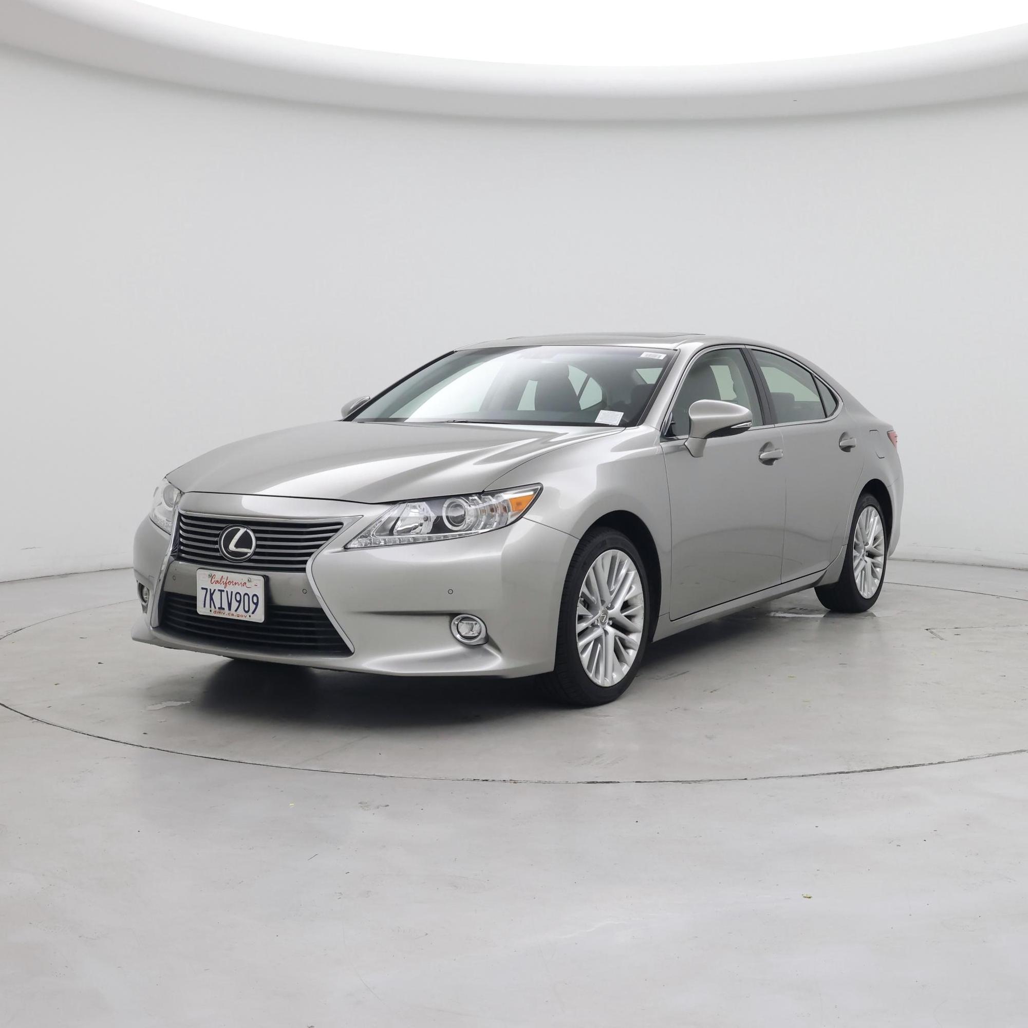 Thumbnail: 2015 Lexus ES - 4