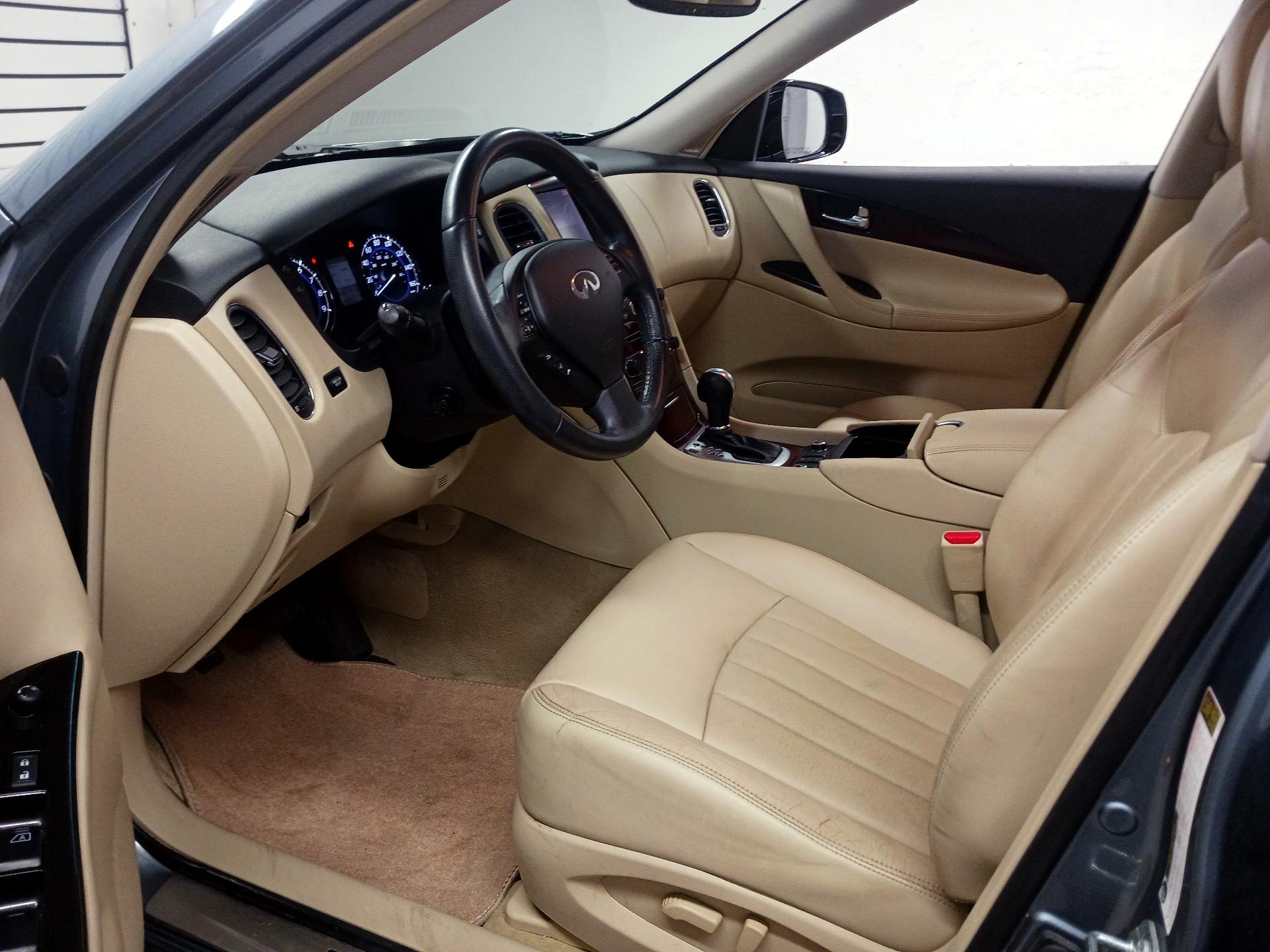 Thumbnail: 2016 INFINITI QX50 - 9