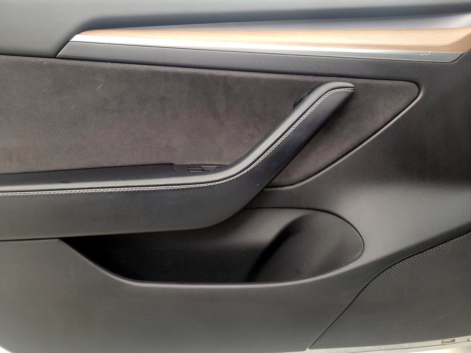 Thumbnail: 2021 Tesla Model 3 - 12