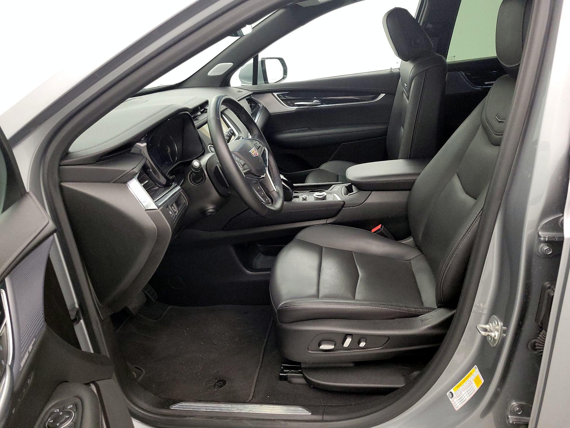 Thumbnail: 2025 Cadillac XT5 - 11