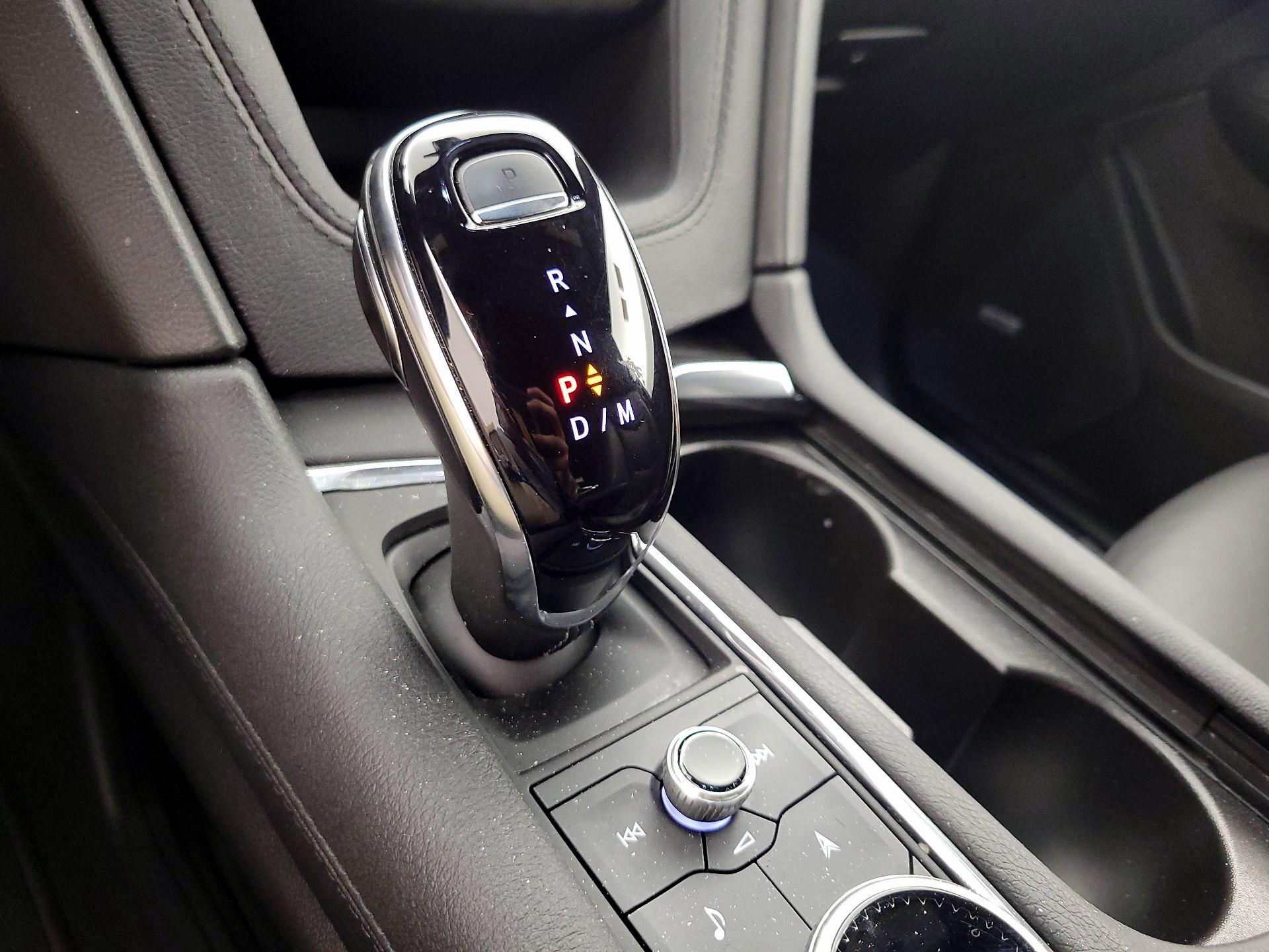 Thumbnail: 2025 Cadillac XT5 - 17