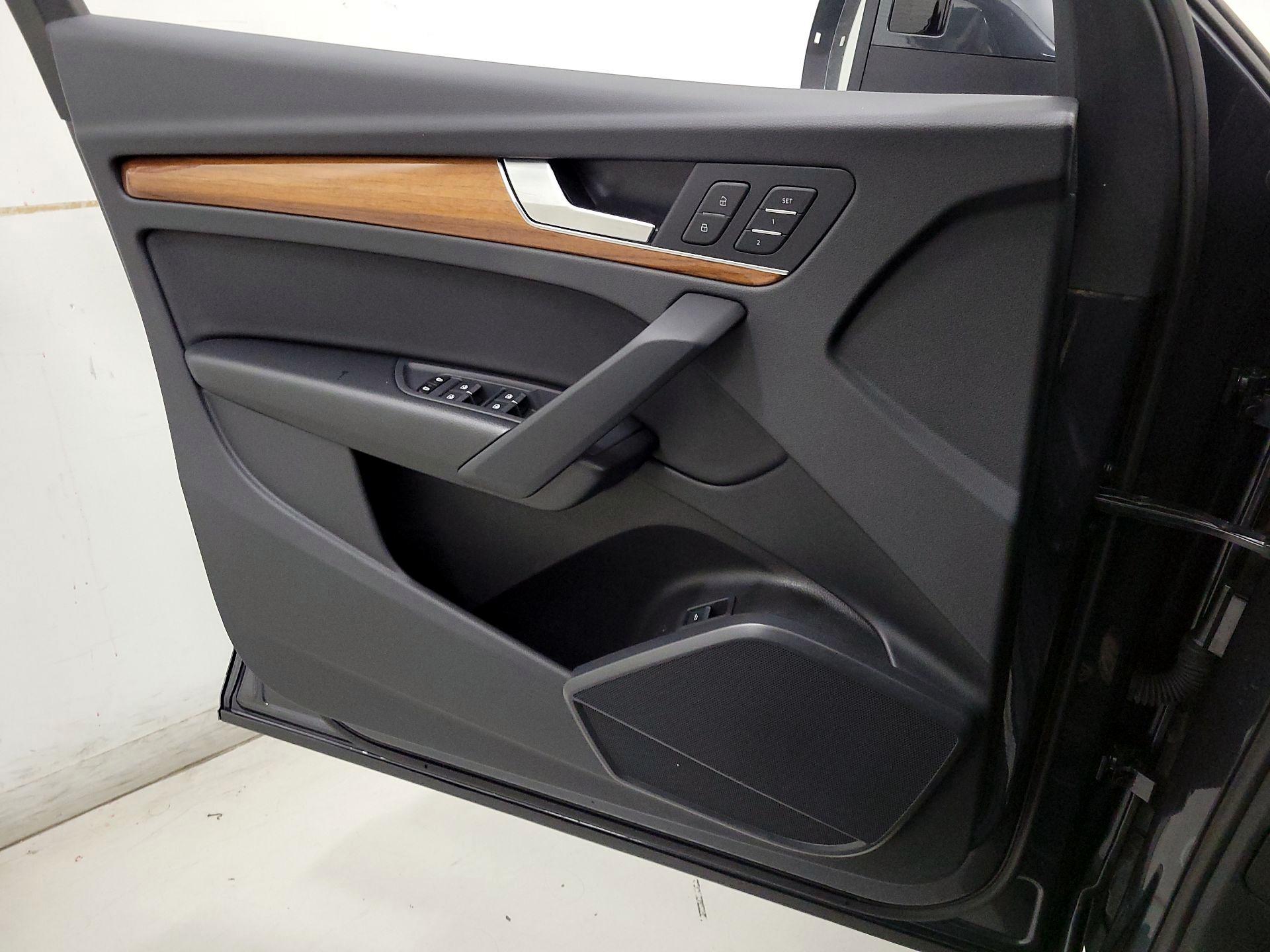 Thumbnail: 2023 Audi Q5 - 12