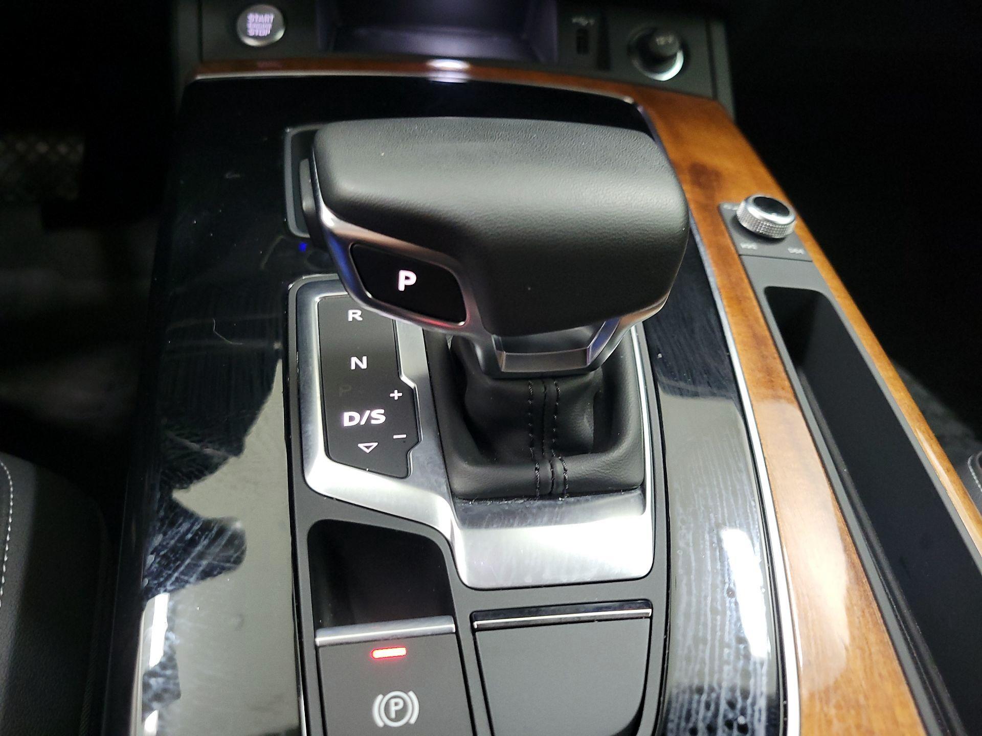 Thumbnail: 2023 Audi Q5 - 17