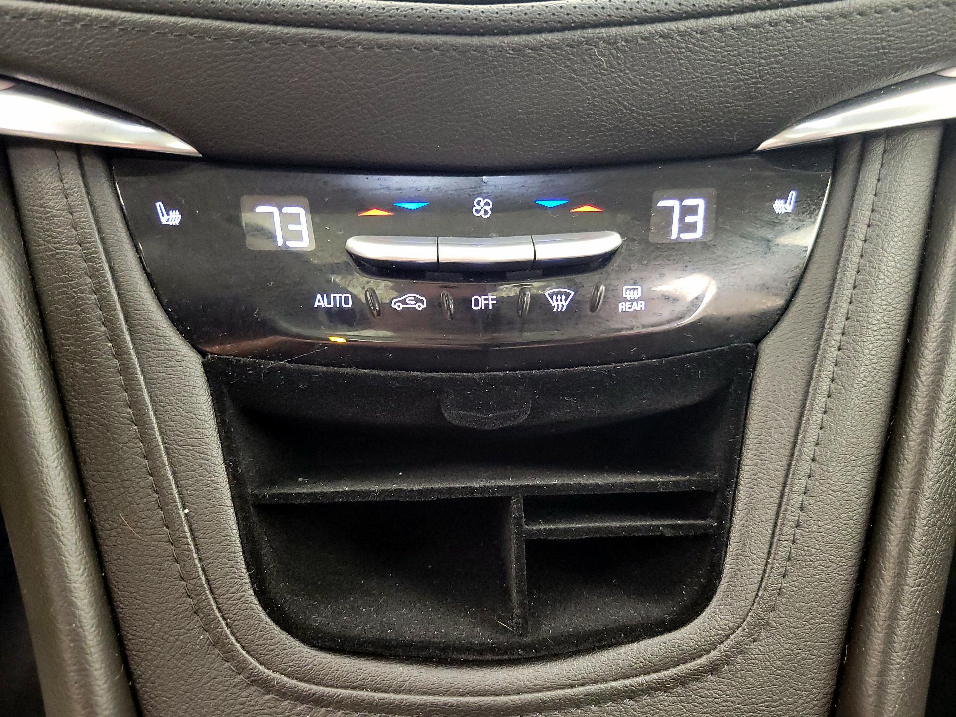 Thumbnail: 2018 Cadillac XT5 - 17