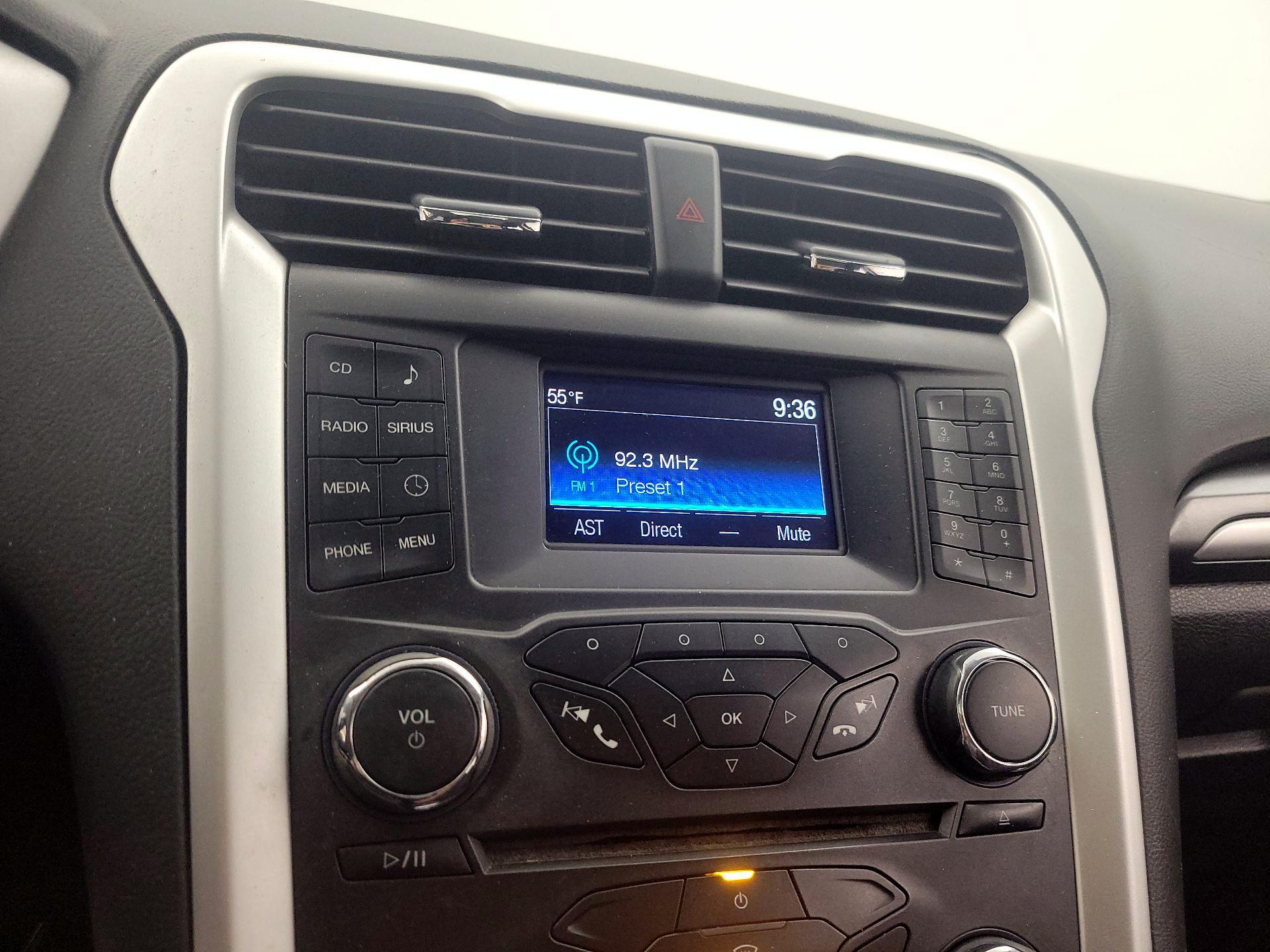 Thumbnail: 2016 Ford Fusion - 15