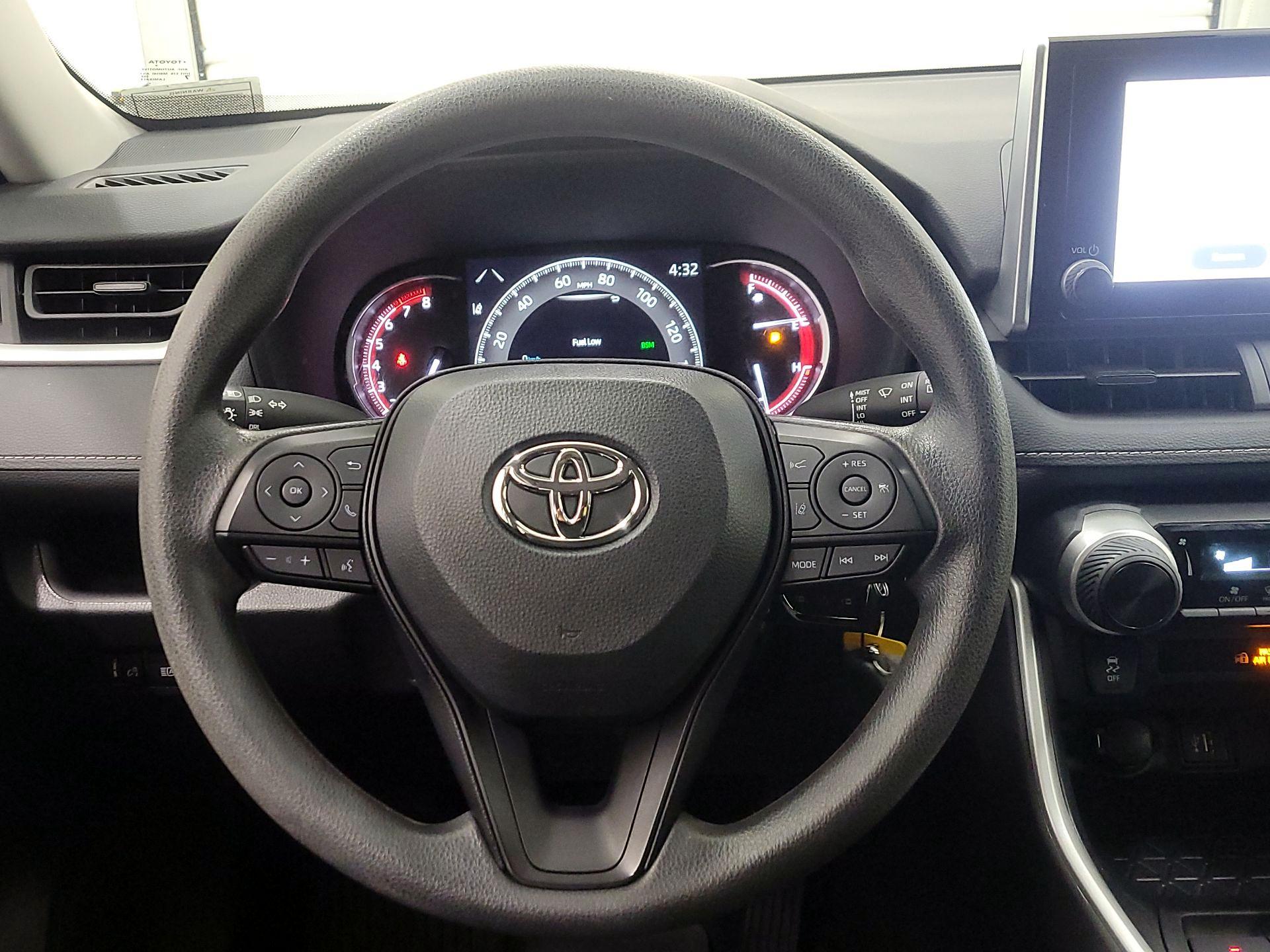 Thumbnail: 2024 Toyota RAV4 - 10