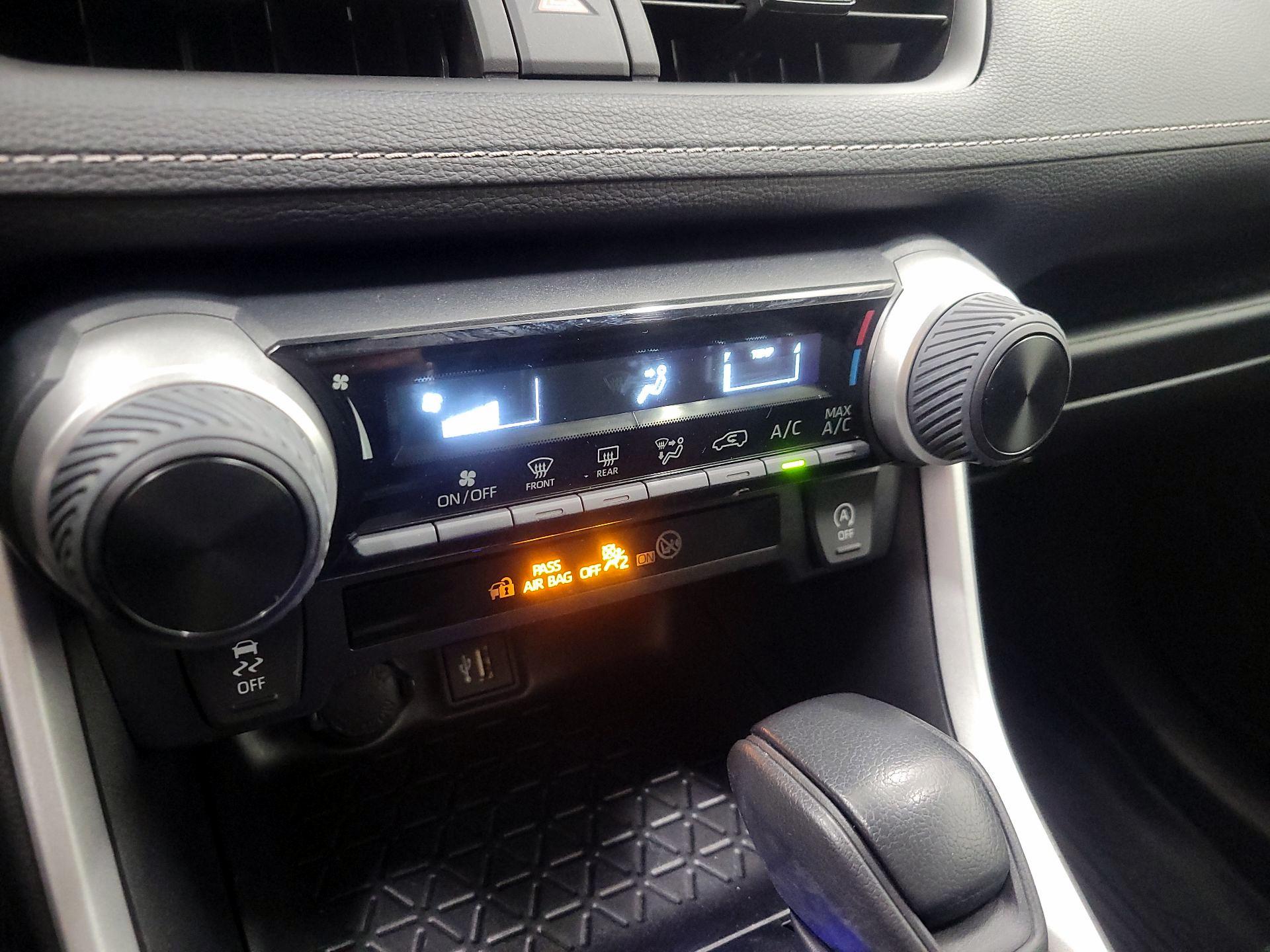 Thumbnail: 2024 Toyota RAV4 - 16